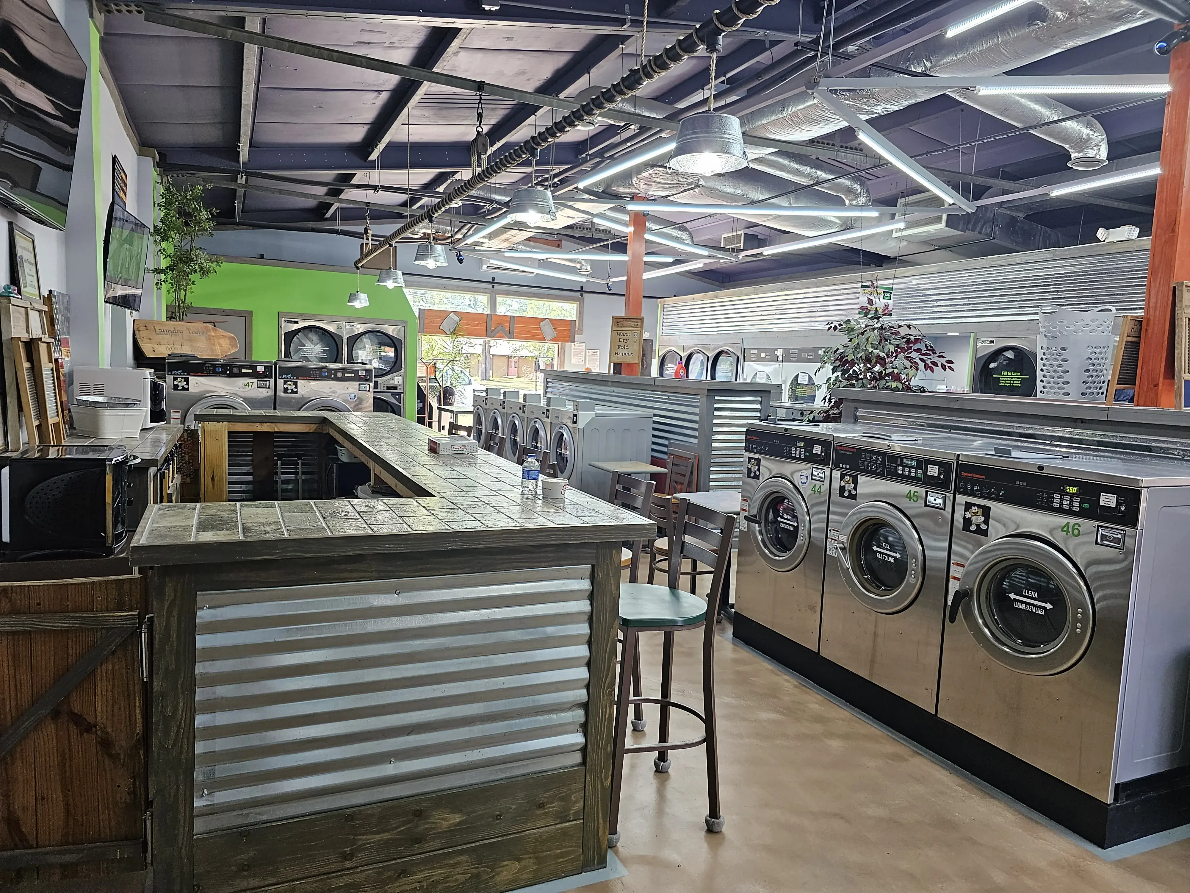 Bob's Washboard Laundromat thumbnail 4