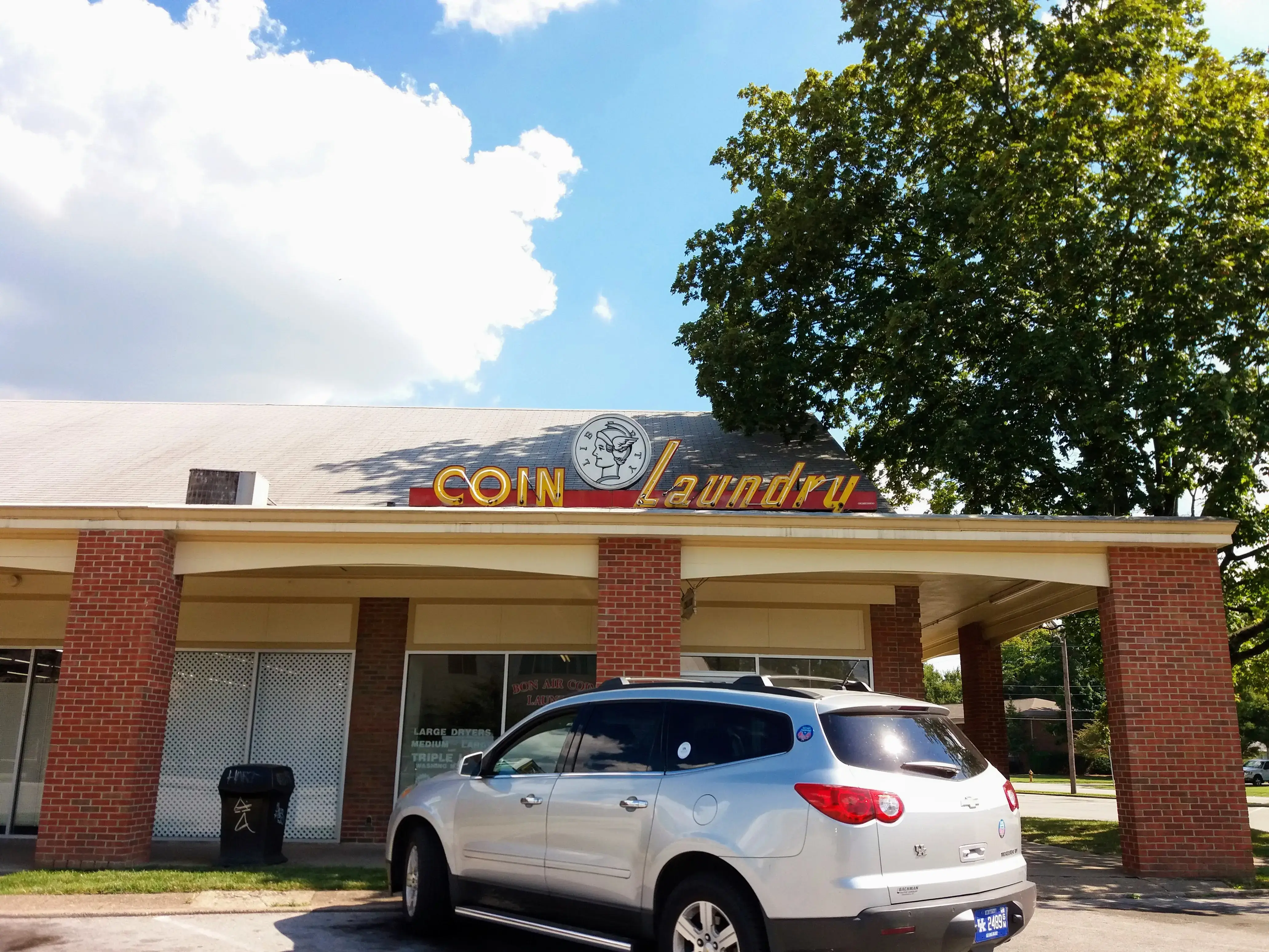 Bon Air Coin Laundry - Image 5