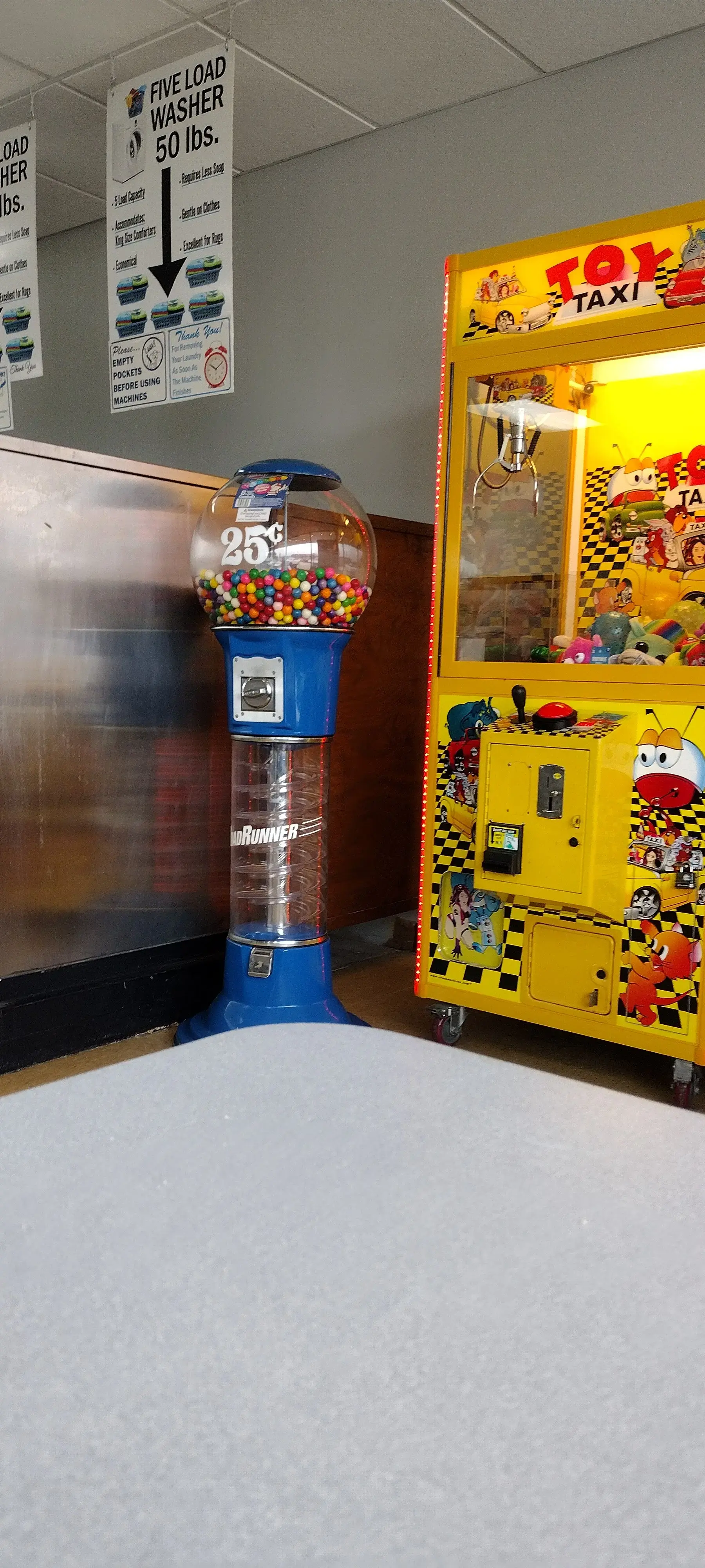 Boston-Pearl Laundromat thumbnail 7