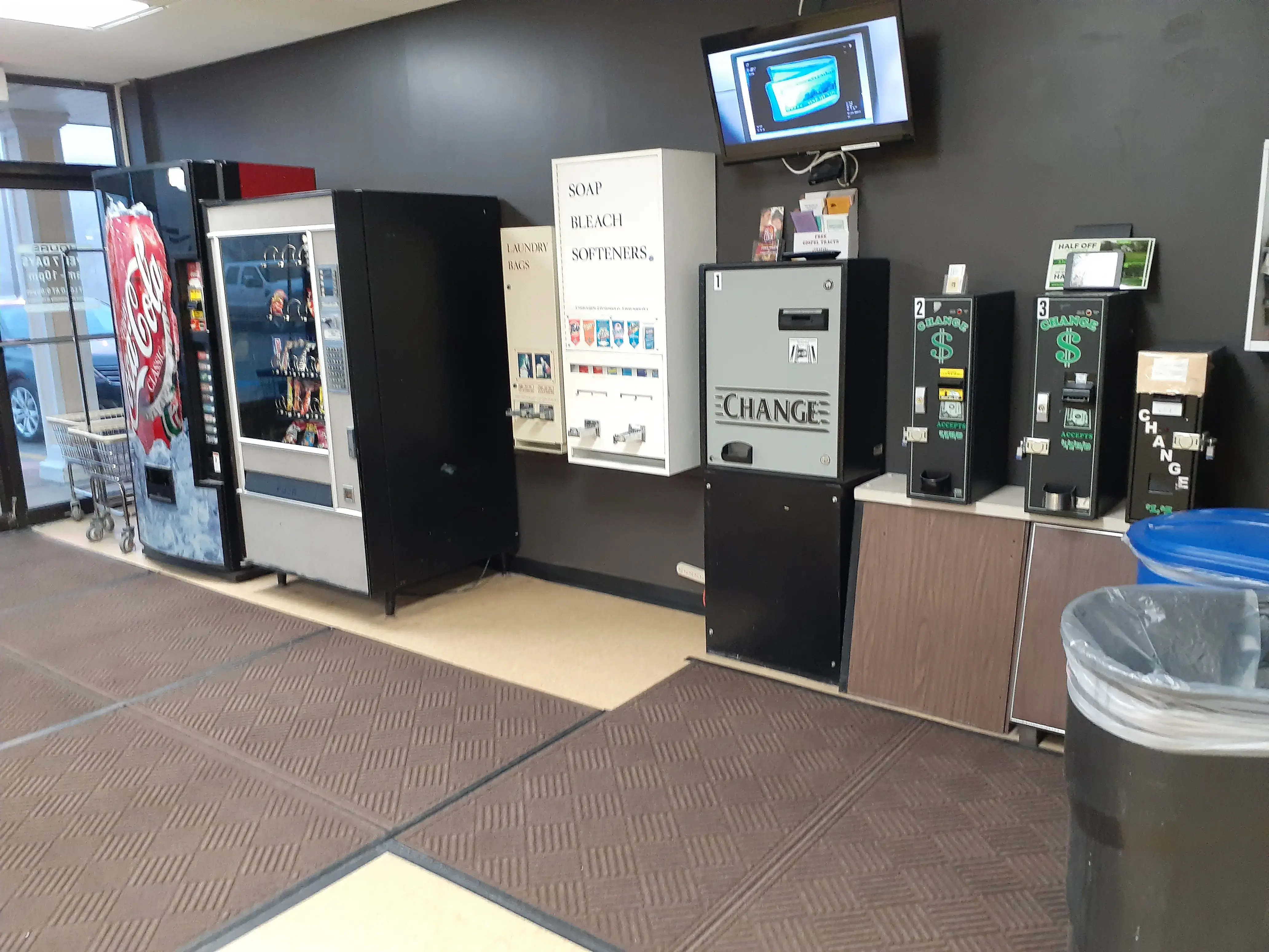 Boston-Pearl Laundromat - Image 6