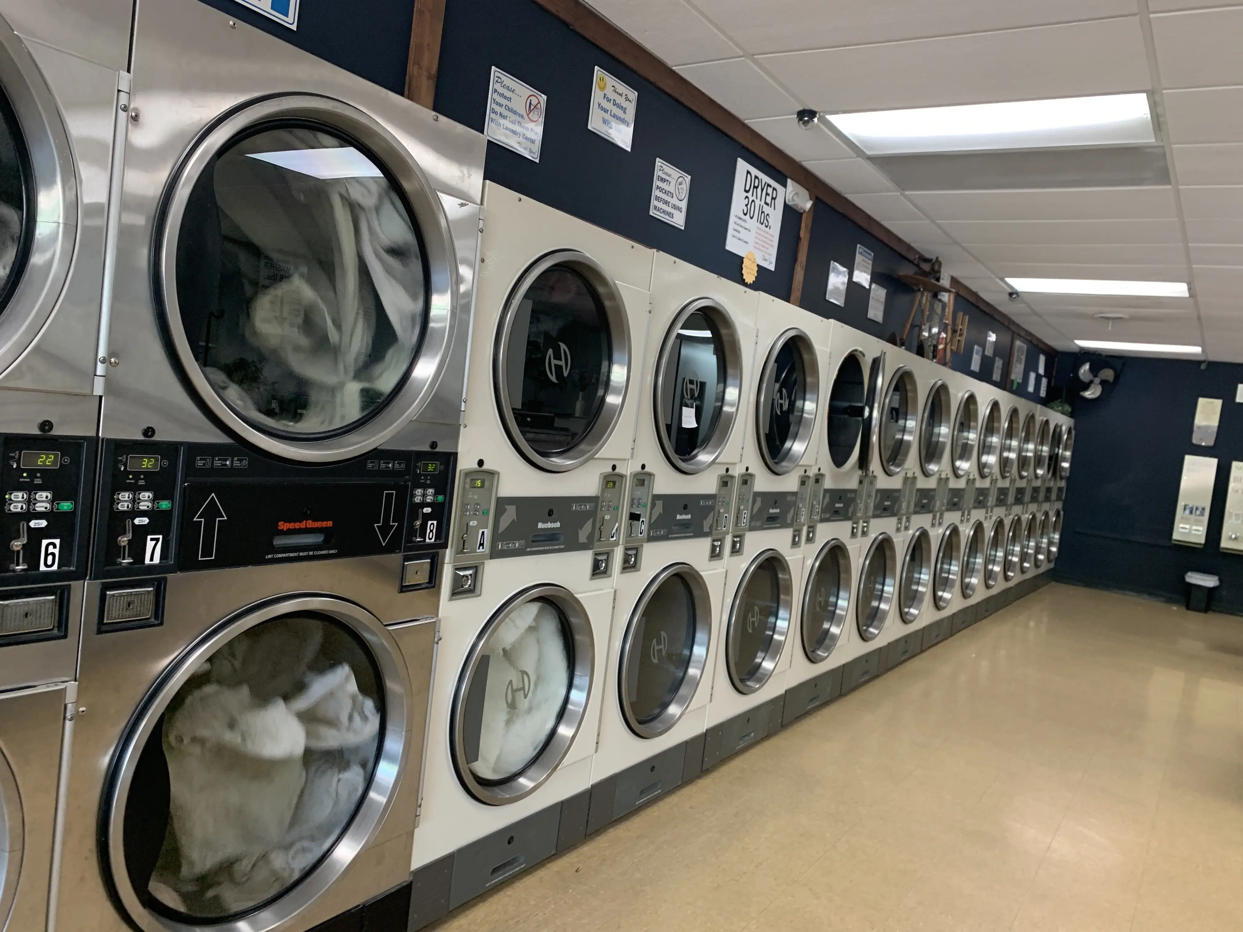 Boston-Pearl Laundromat thumbnail 1