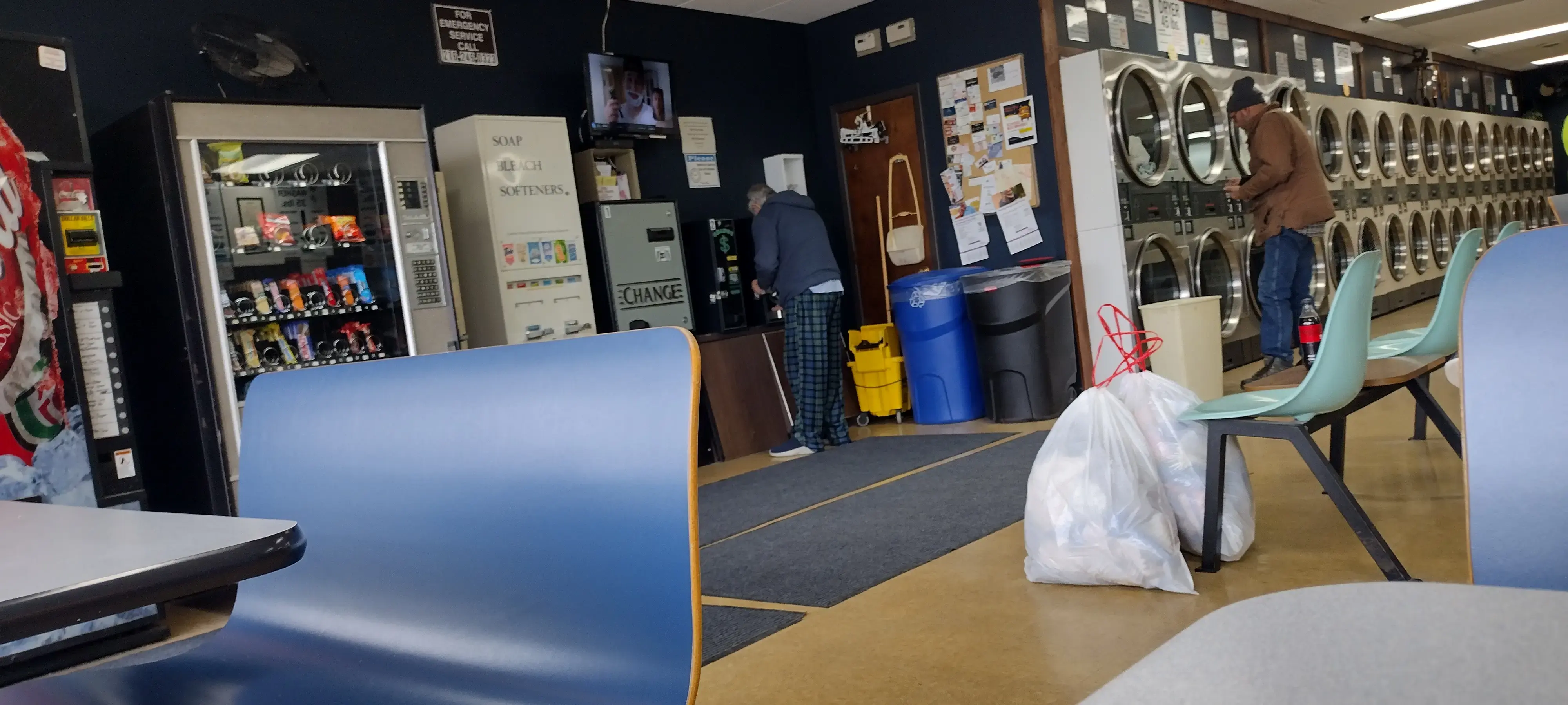 Boston-Pearl Laundromat - Image 14