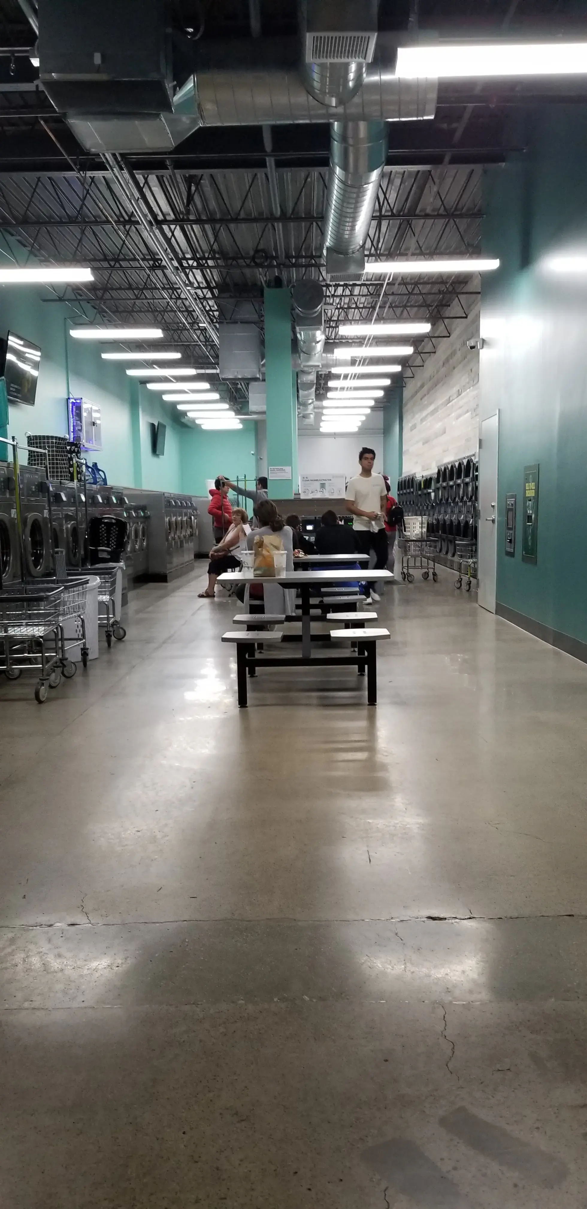 Boulder Express Laundry thumbnail 9