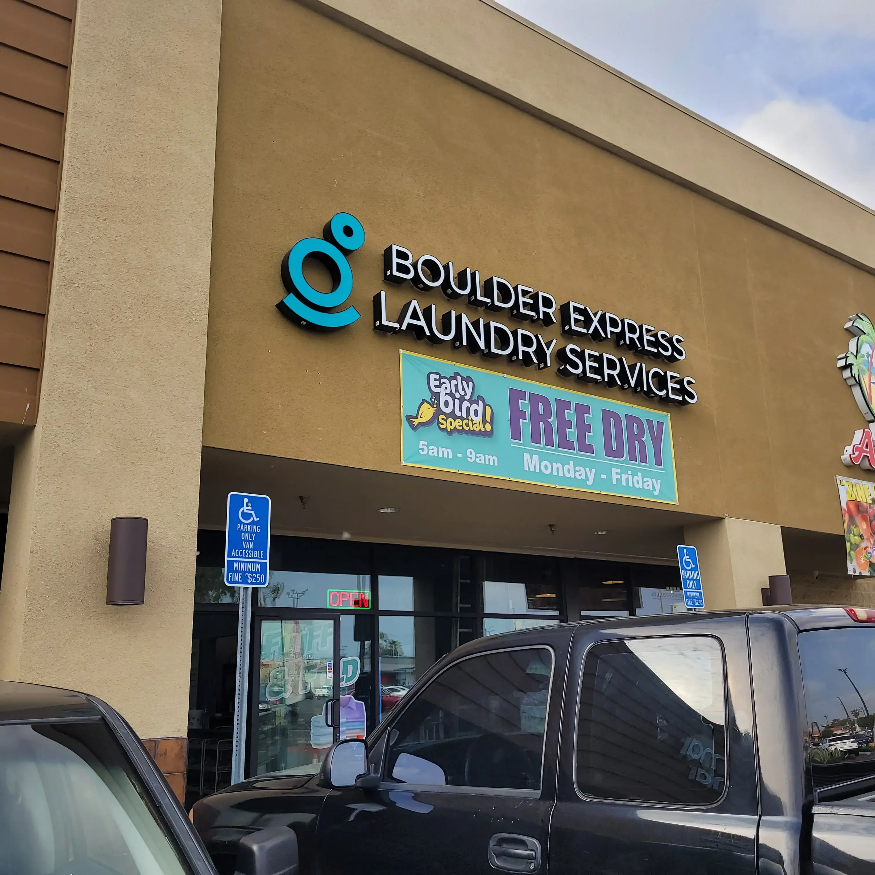 Boulder Express Laundry - Image 4