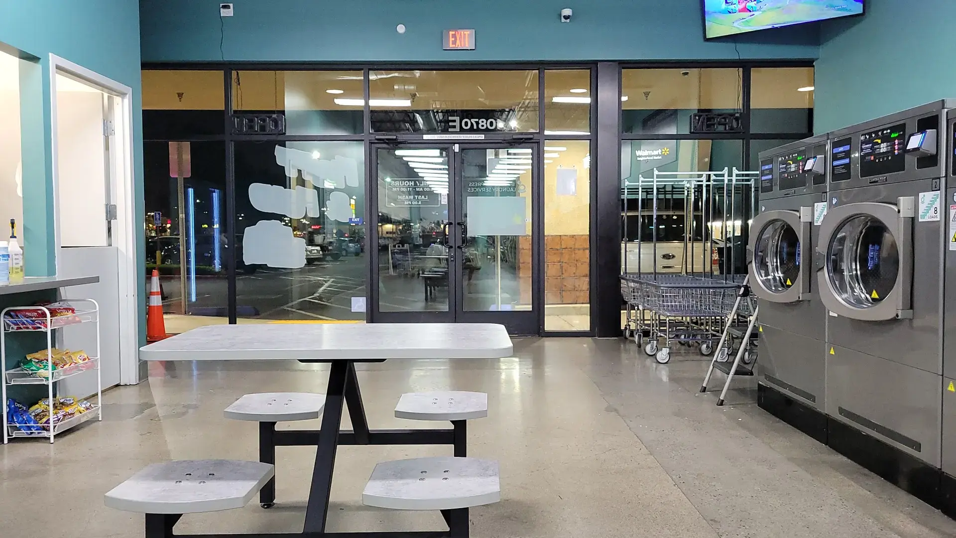 Boulder Express Laundry - Image 20