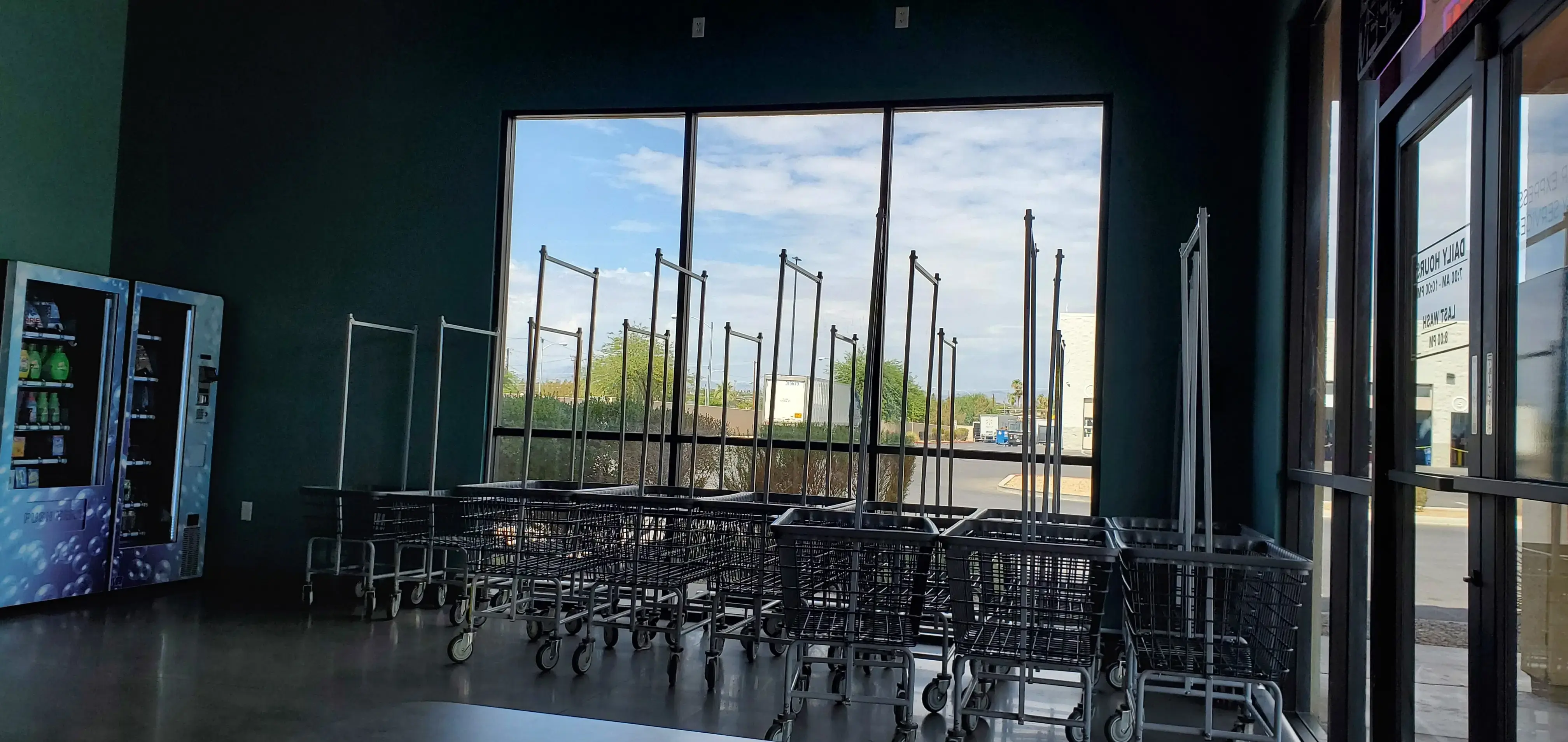 BOULDER EXPRESS LAUNDRY SERVICES - Image 13