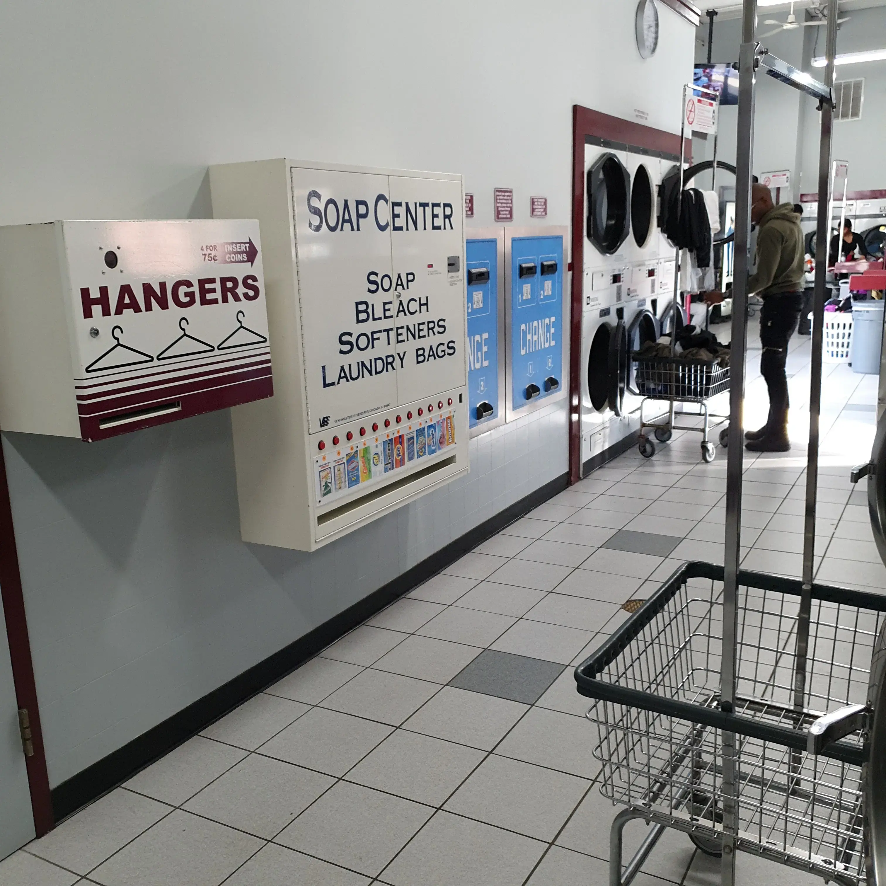 Boulevard Laundromat - Image 10