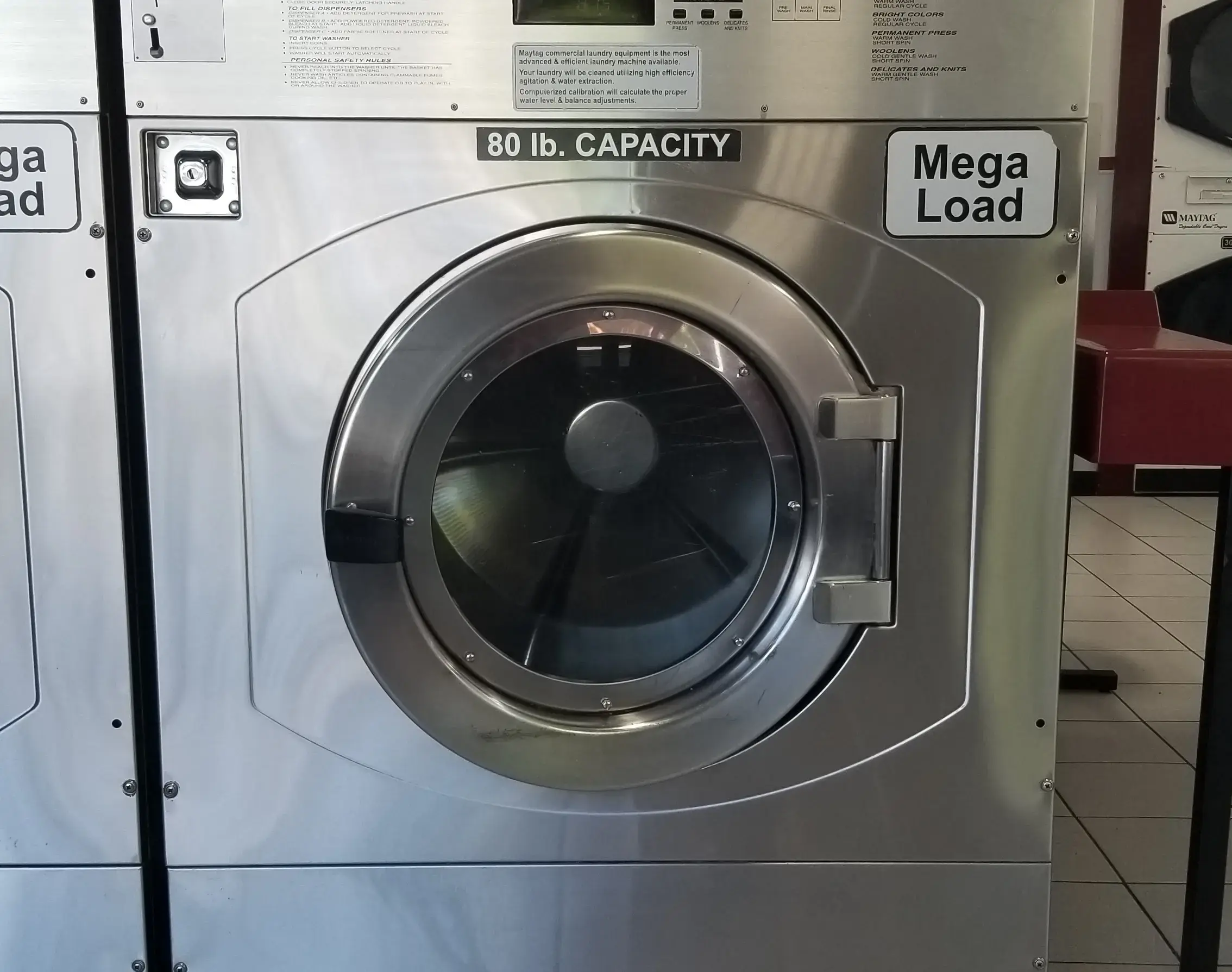 Boulevard Laundromat - Image 20