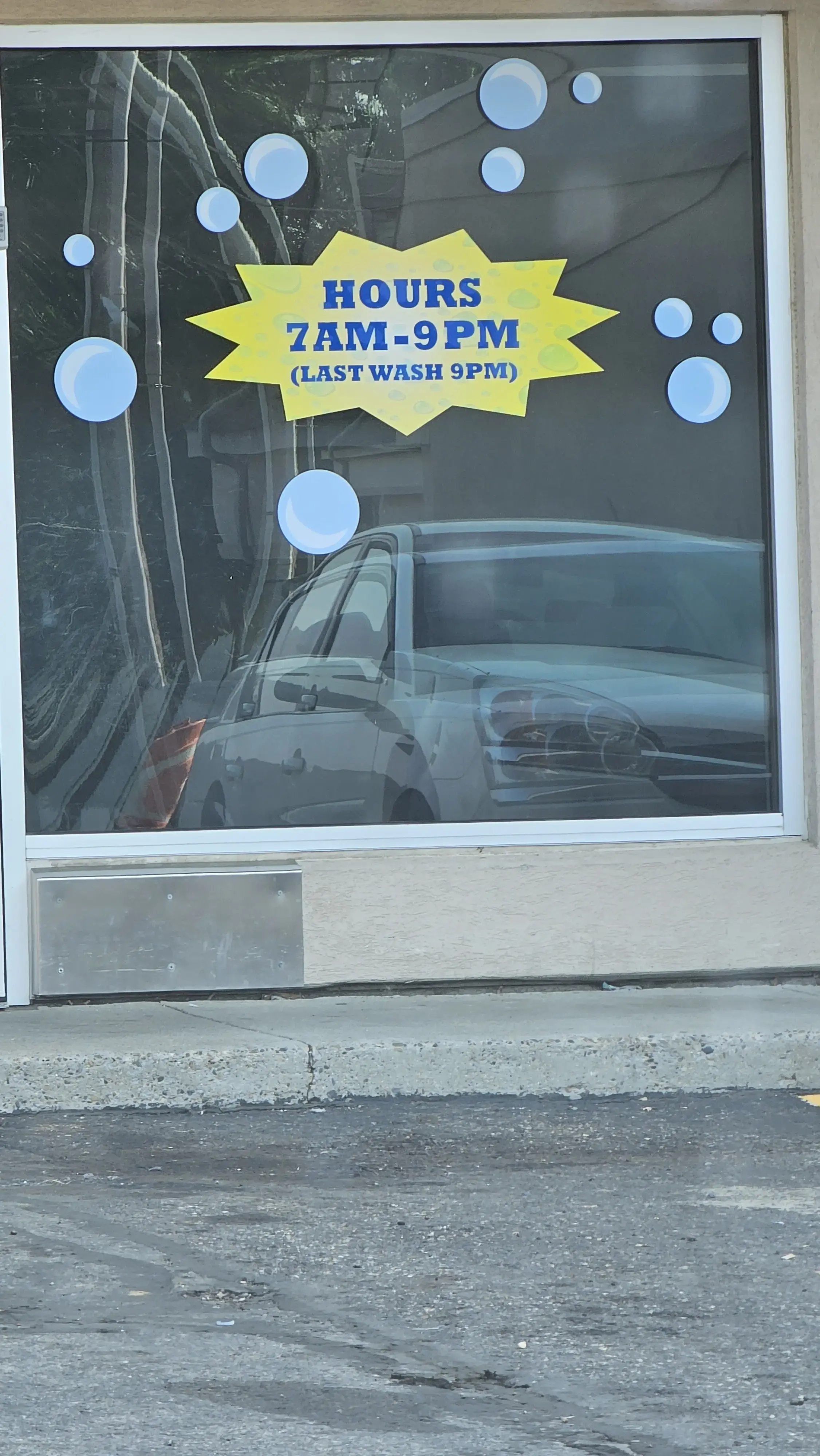 Boulevard Laundromat thumbnail 20