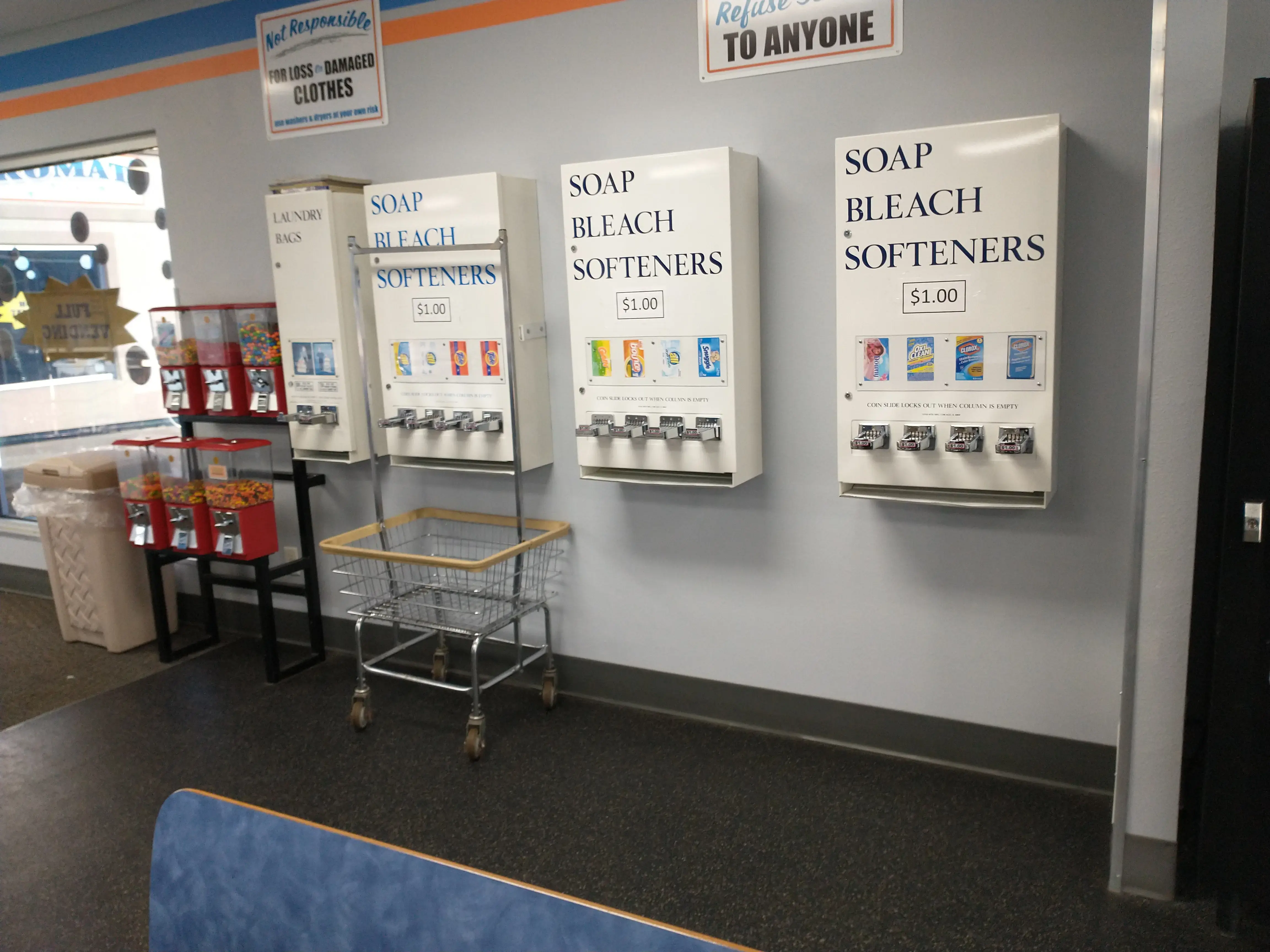 Boulevard Laundromat - Image 10
