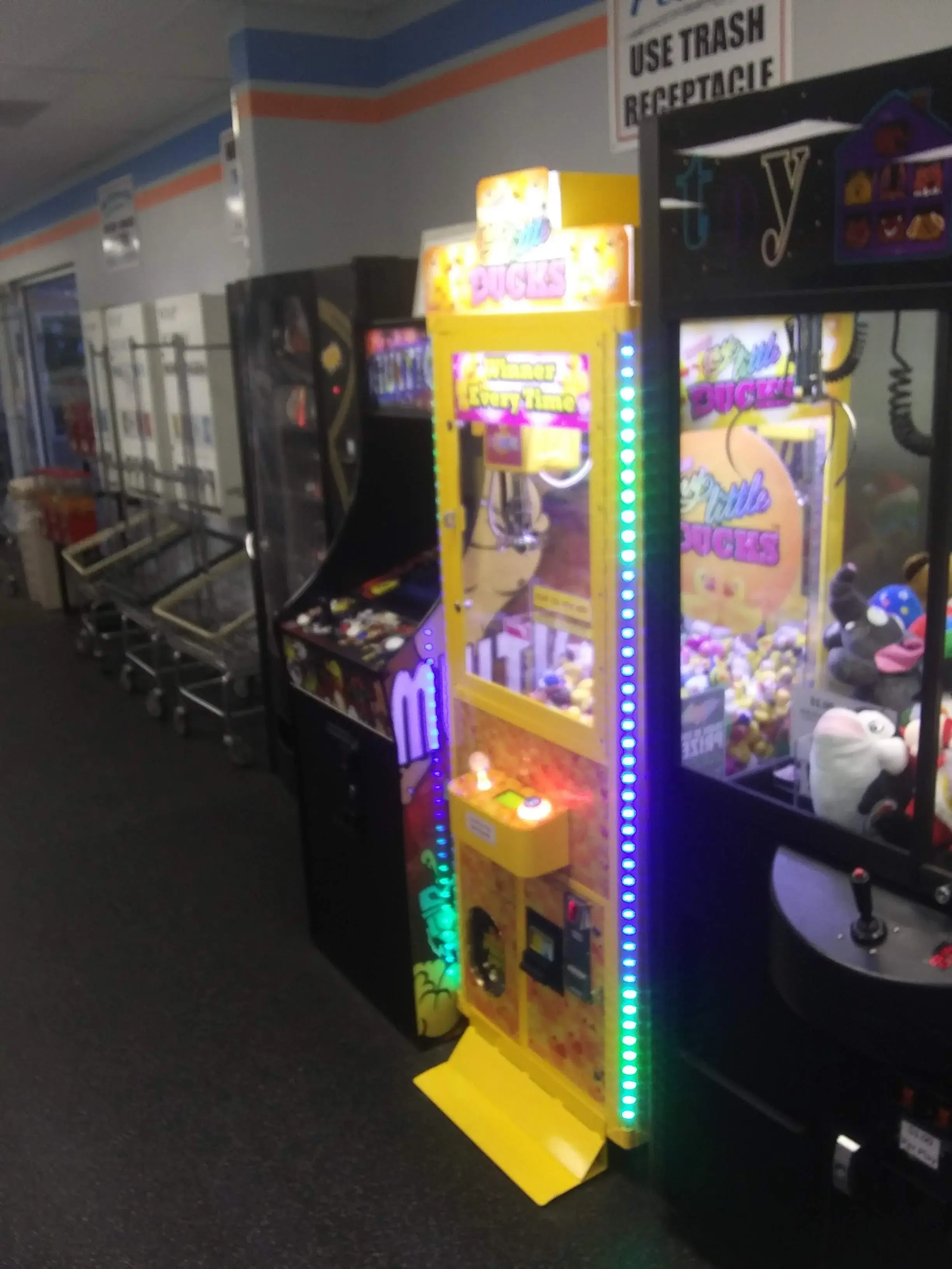 Boulevard Laundromat - Image 19