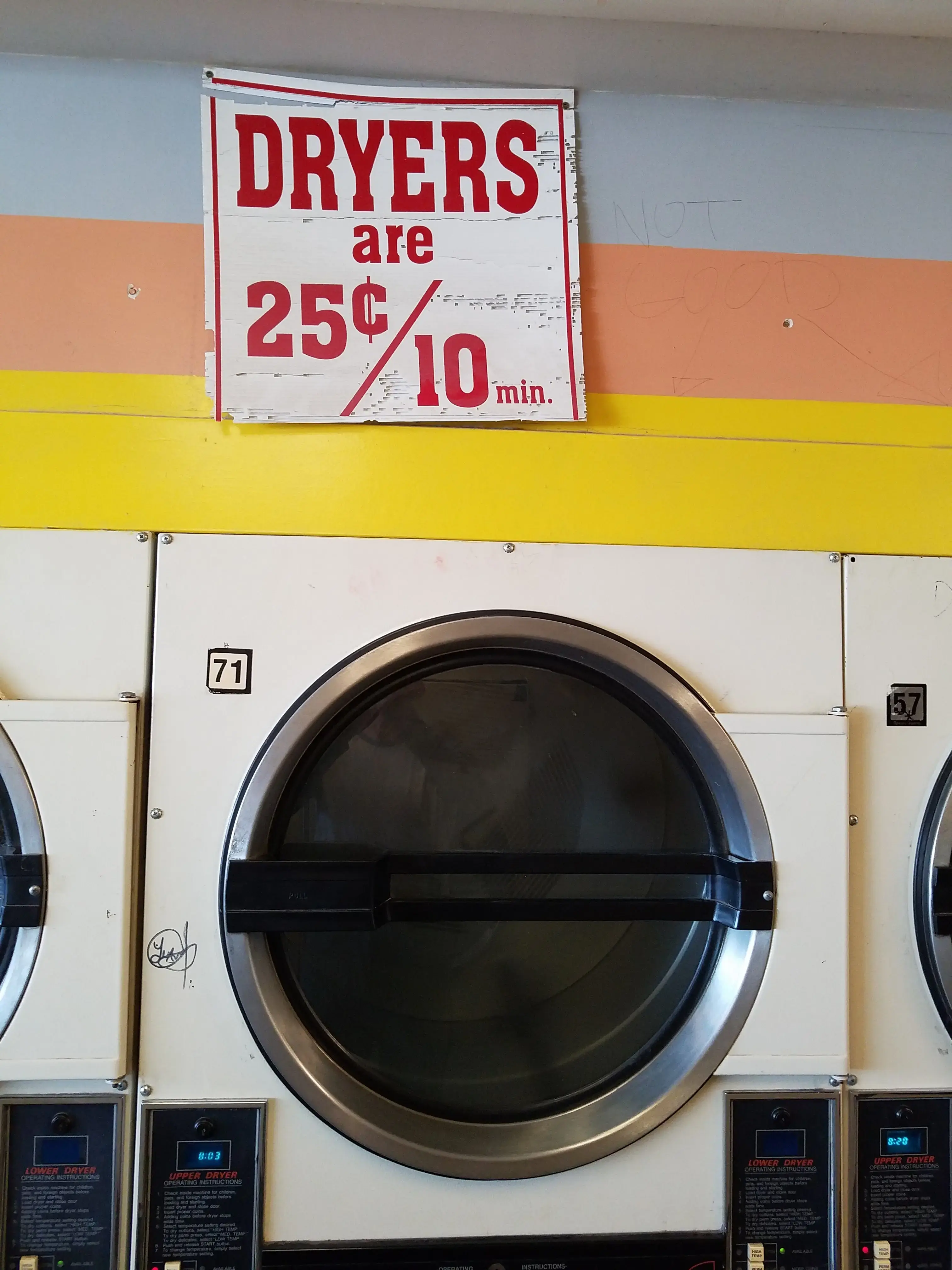 Boulevard Laundromat - Image 10
