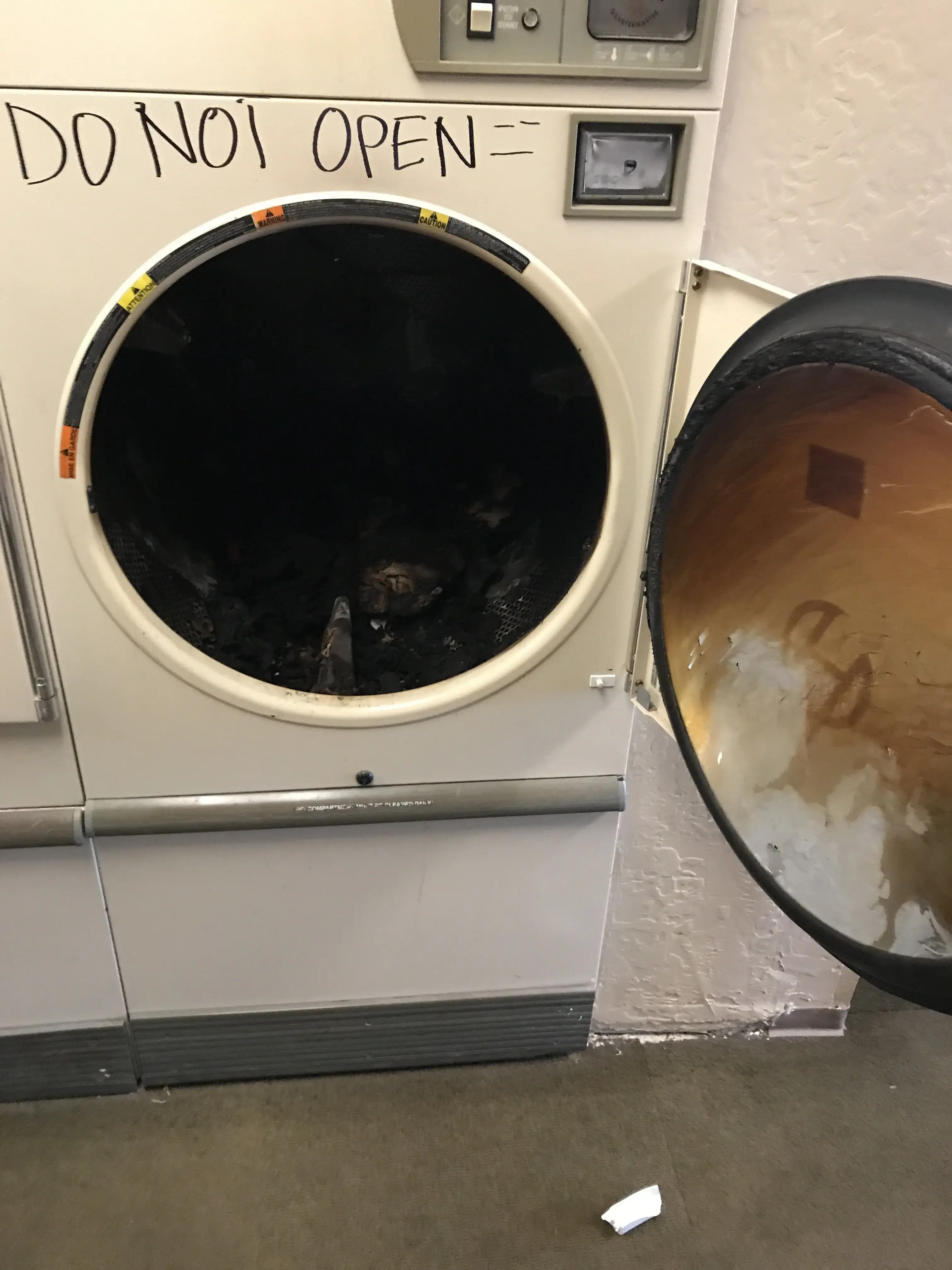 Boulevard Laundromat - Image 7