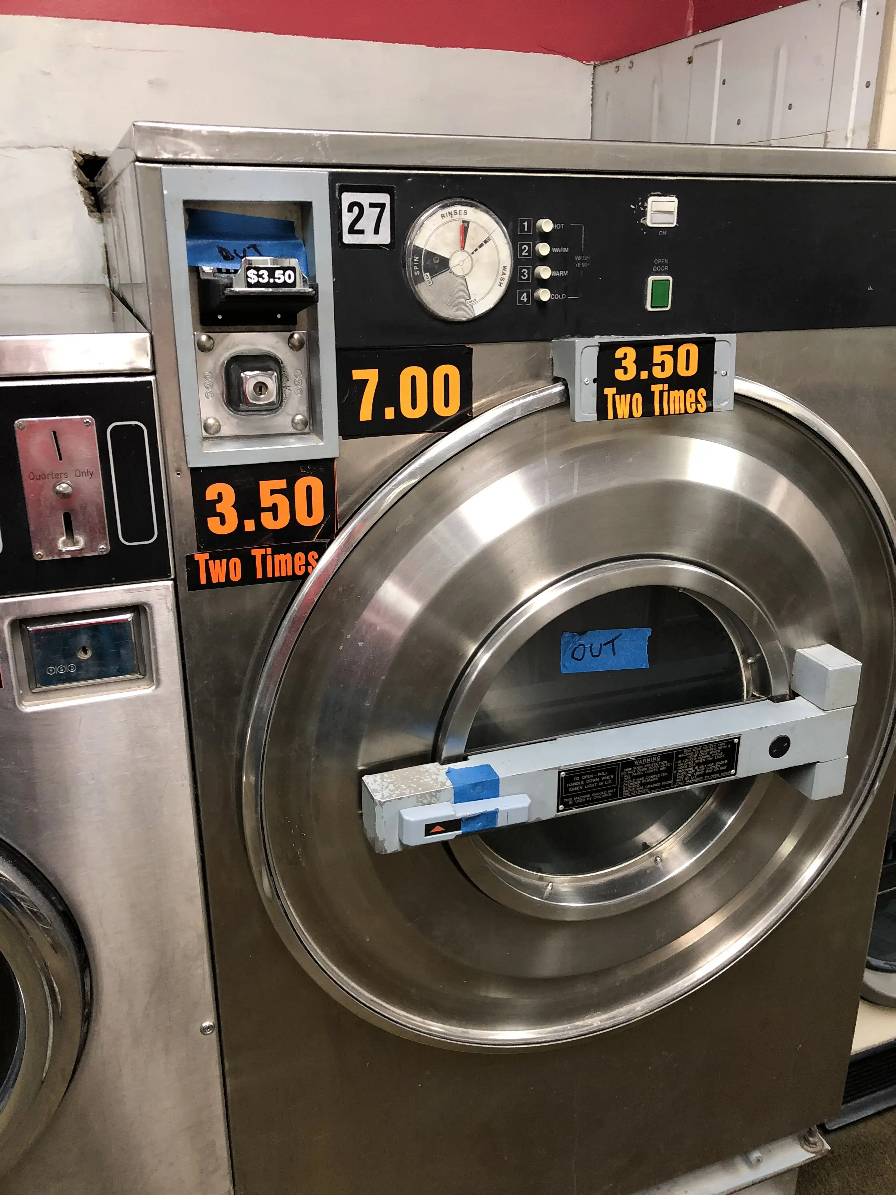 Boulevard Laundromat - Image 11
