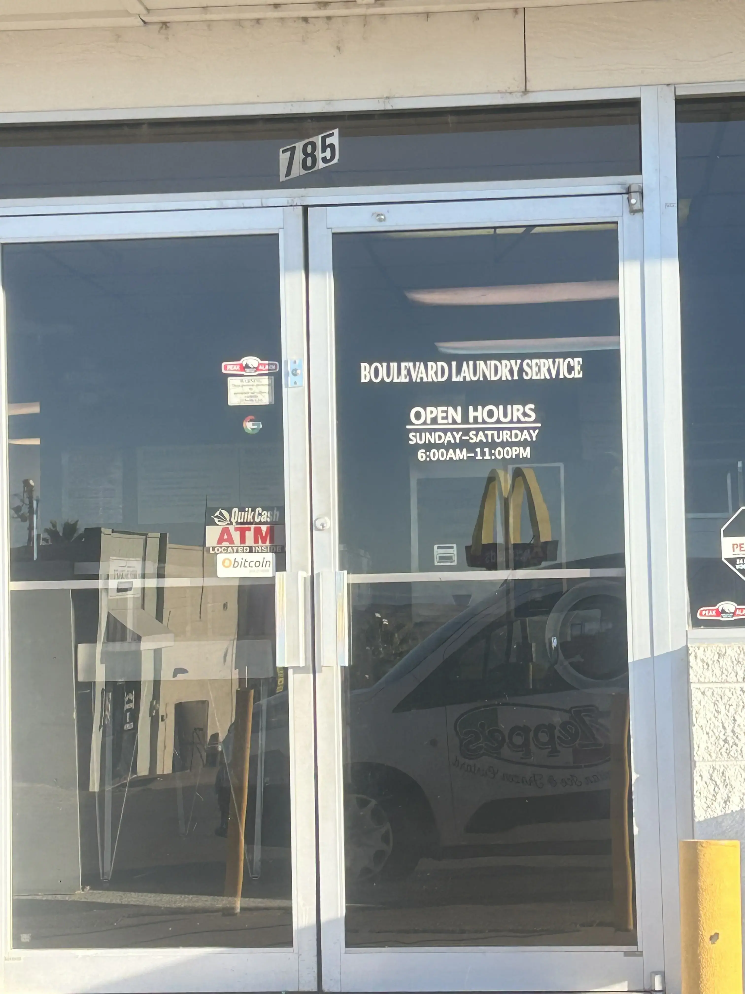 Boulevard Laundromat - Image 17