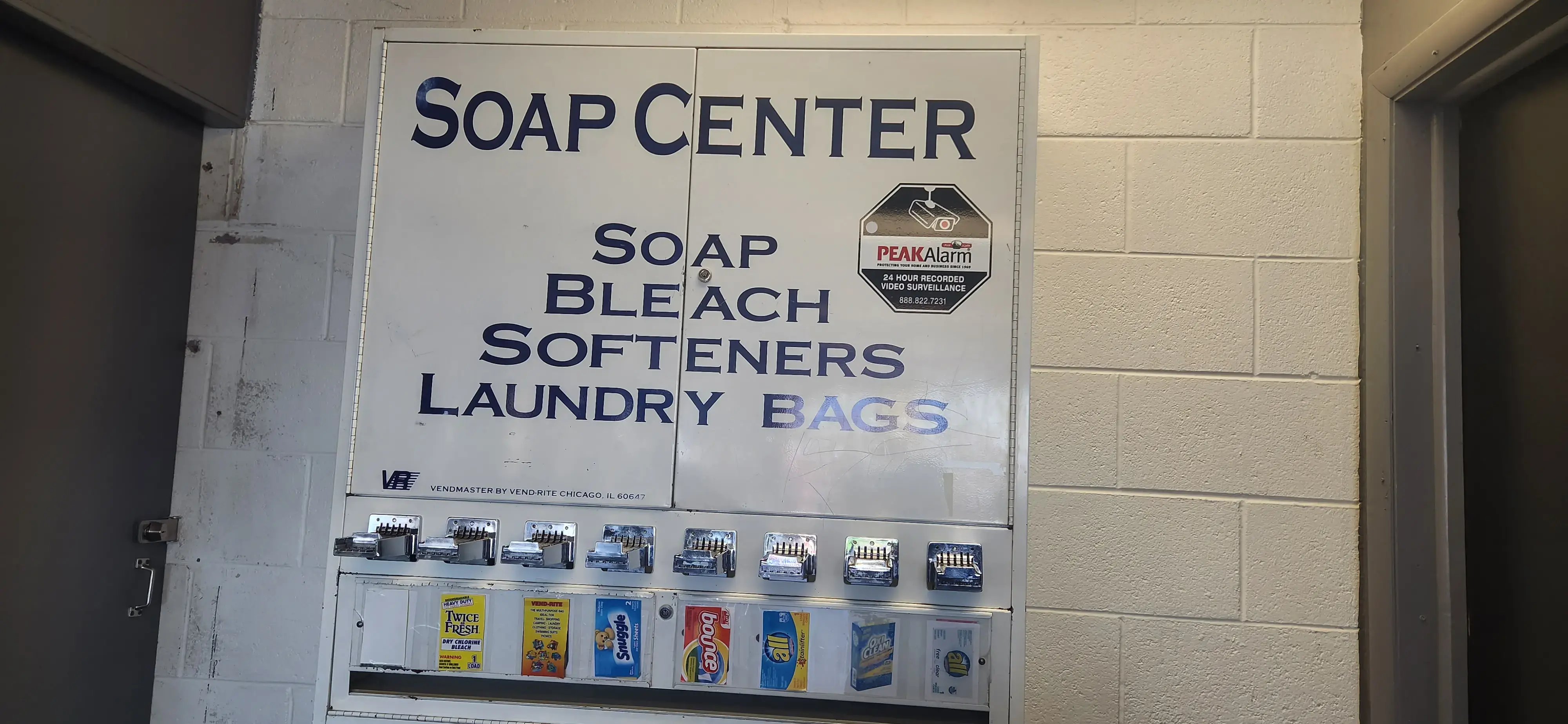 Boulevard Laundromat thumbnail 18
