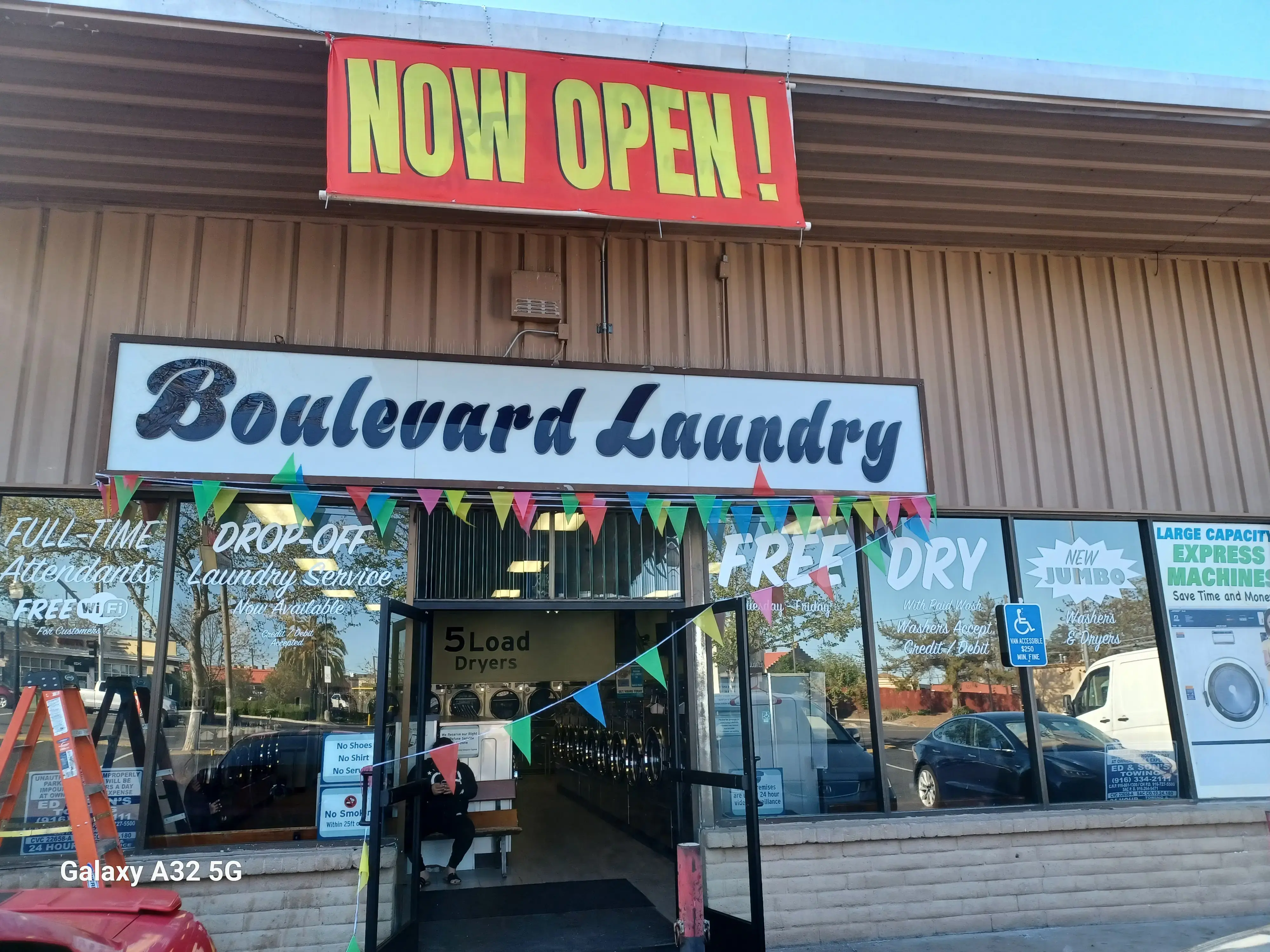 Boulevard Laundry thumbnail 3