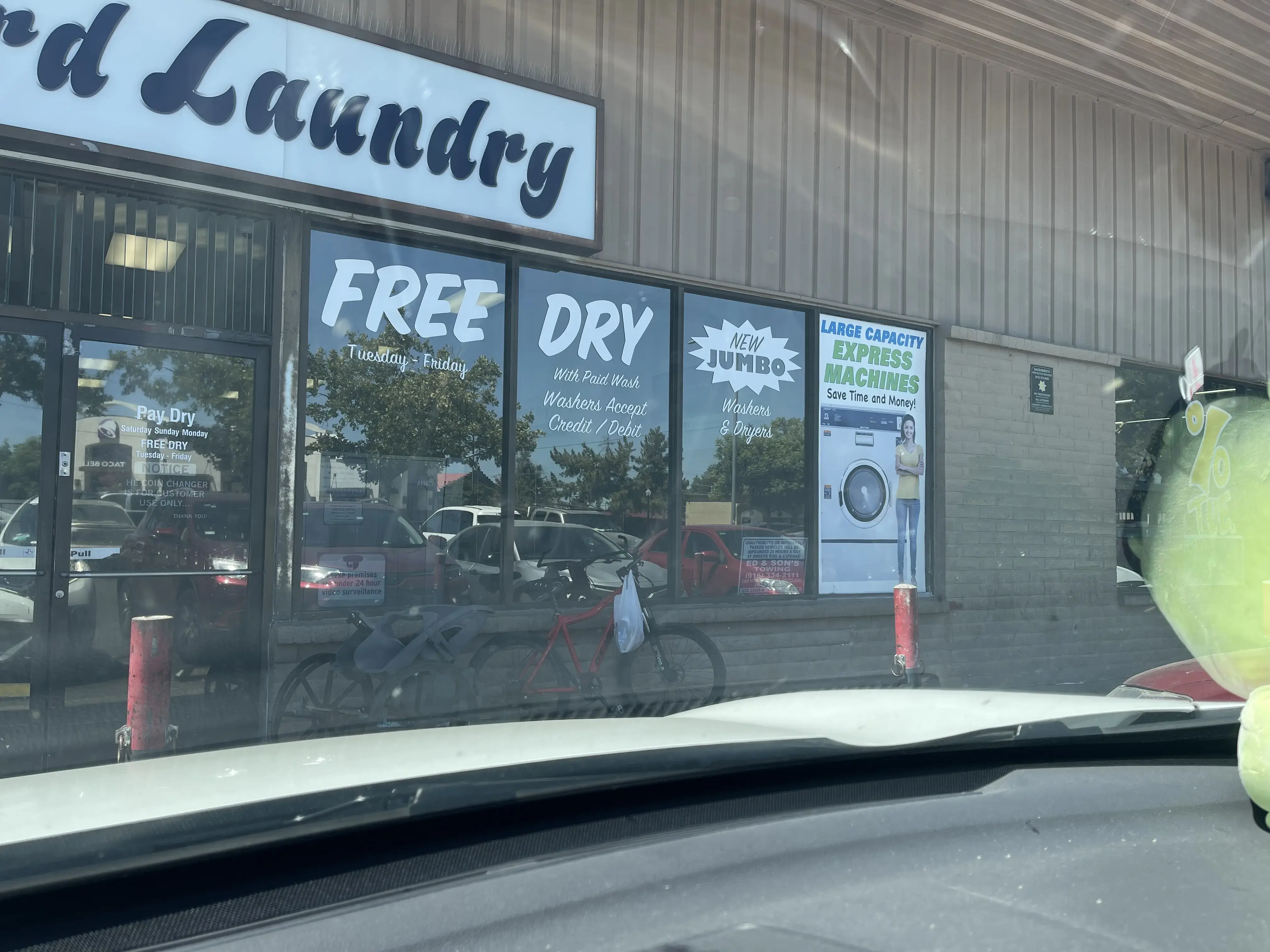 Boulevard Laundry thumbnail 18