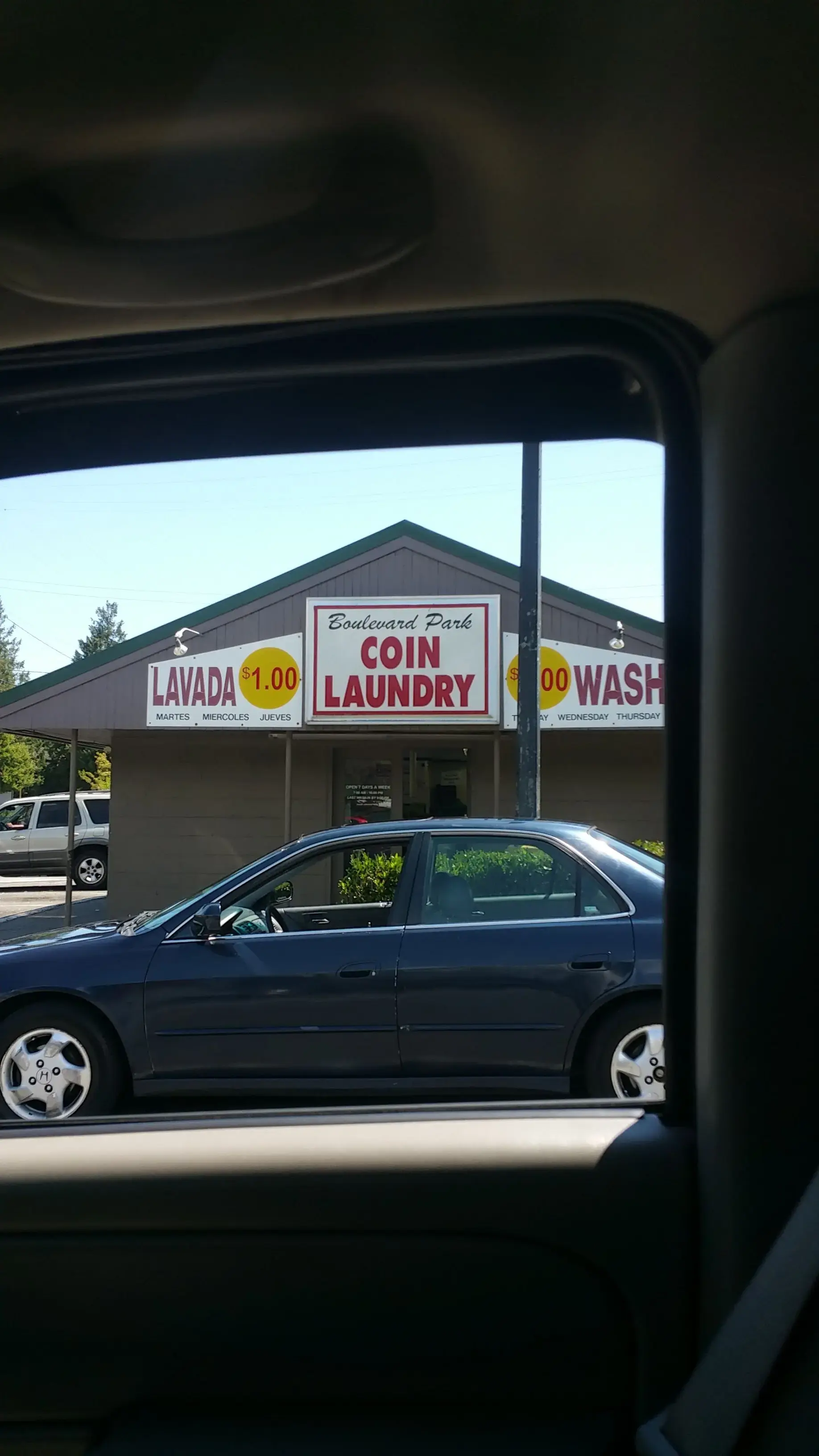 Boulevard Park Laundry thumbnail 13