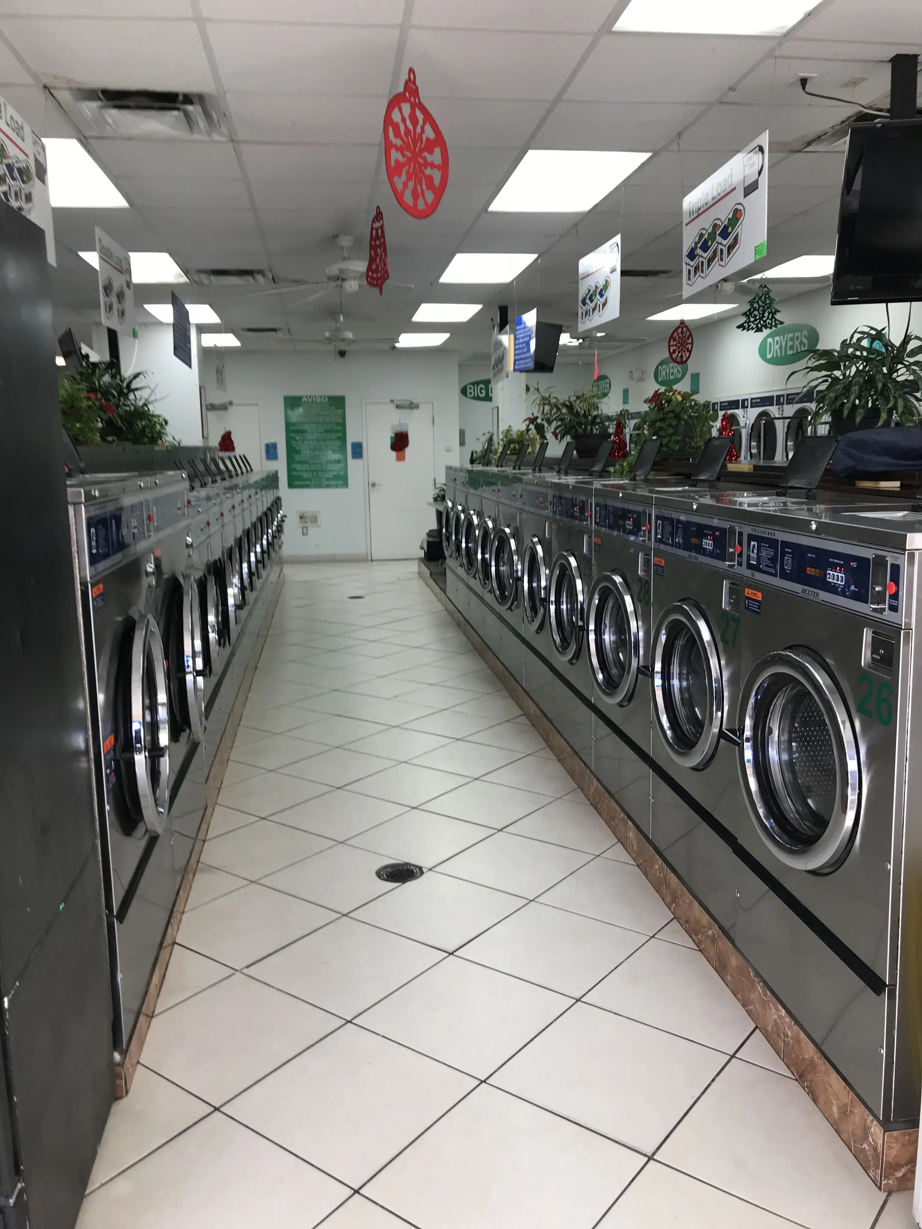 Boynton Beach Laundry thumbnail 12