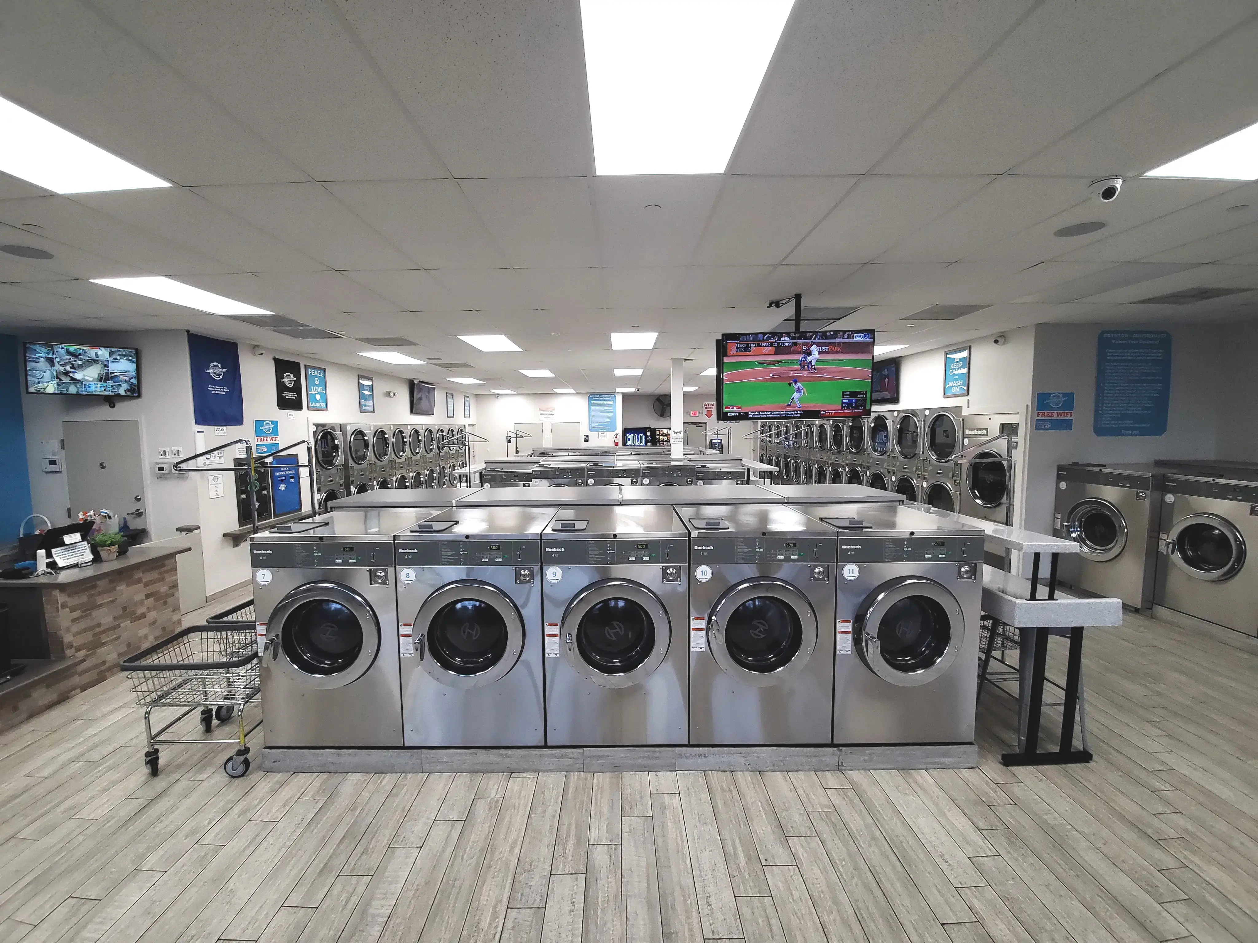 Boynton Laundromart - Image 1
