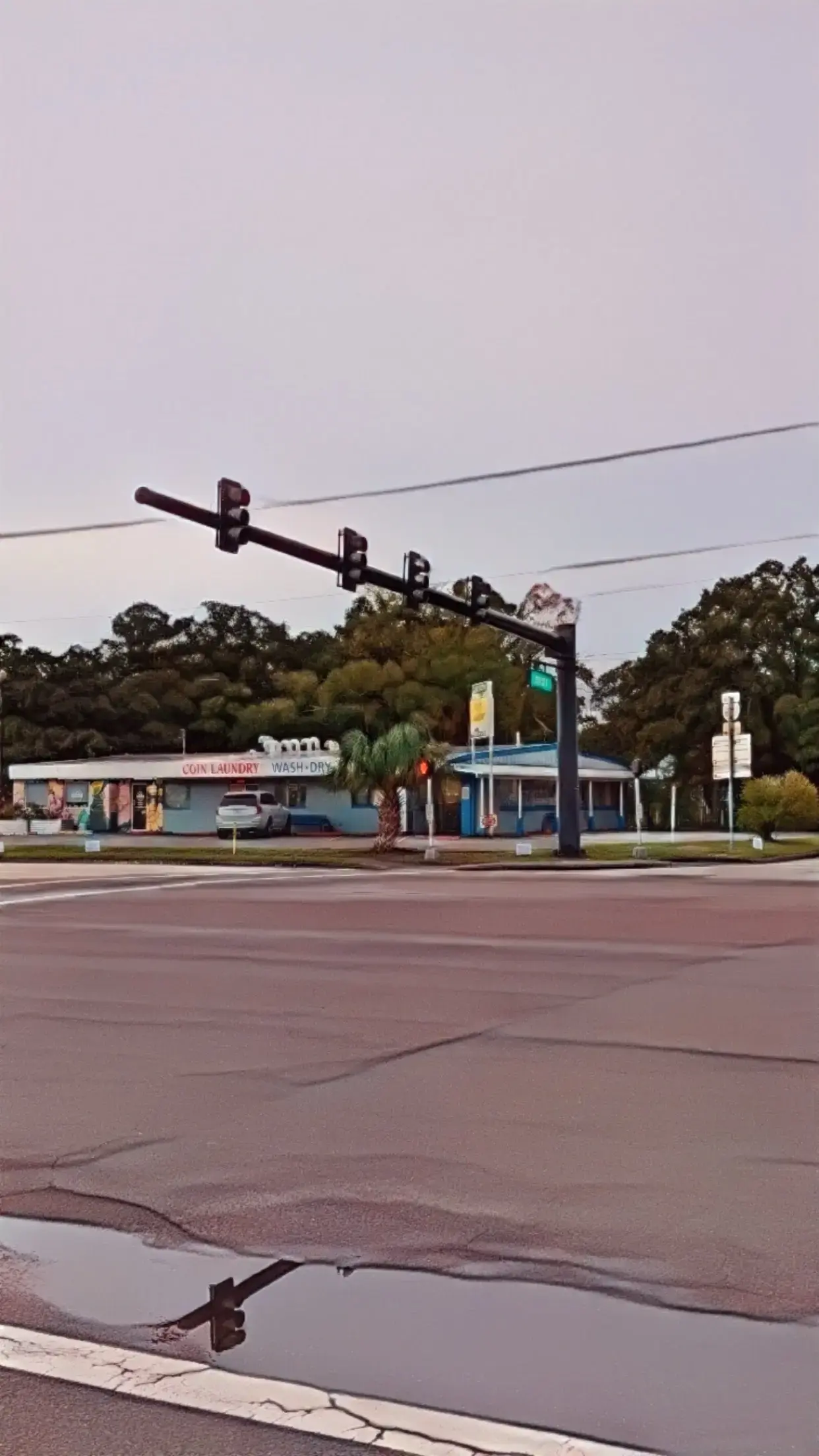 Bradenton Laundromat - Image 1