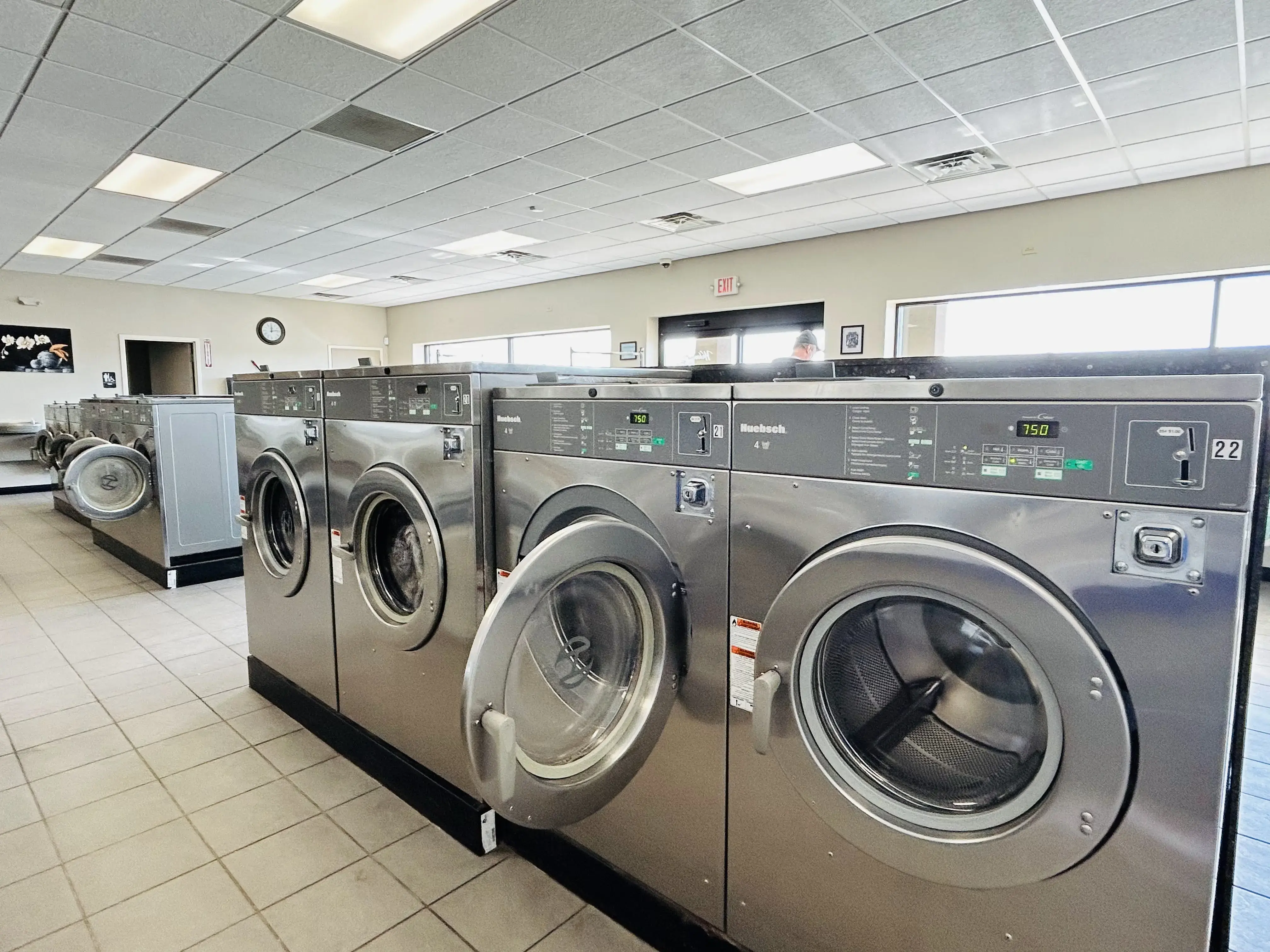 Bradford's Cleaners and Coin Laundry location