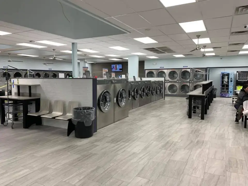 Bradley Bleach Laundromat - Image 9
