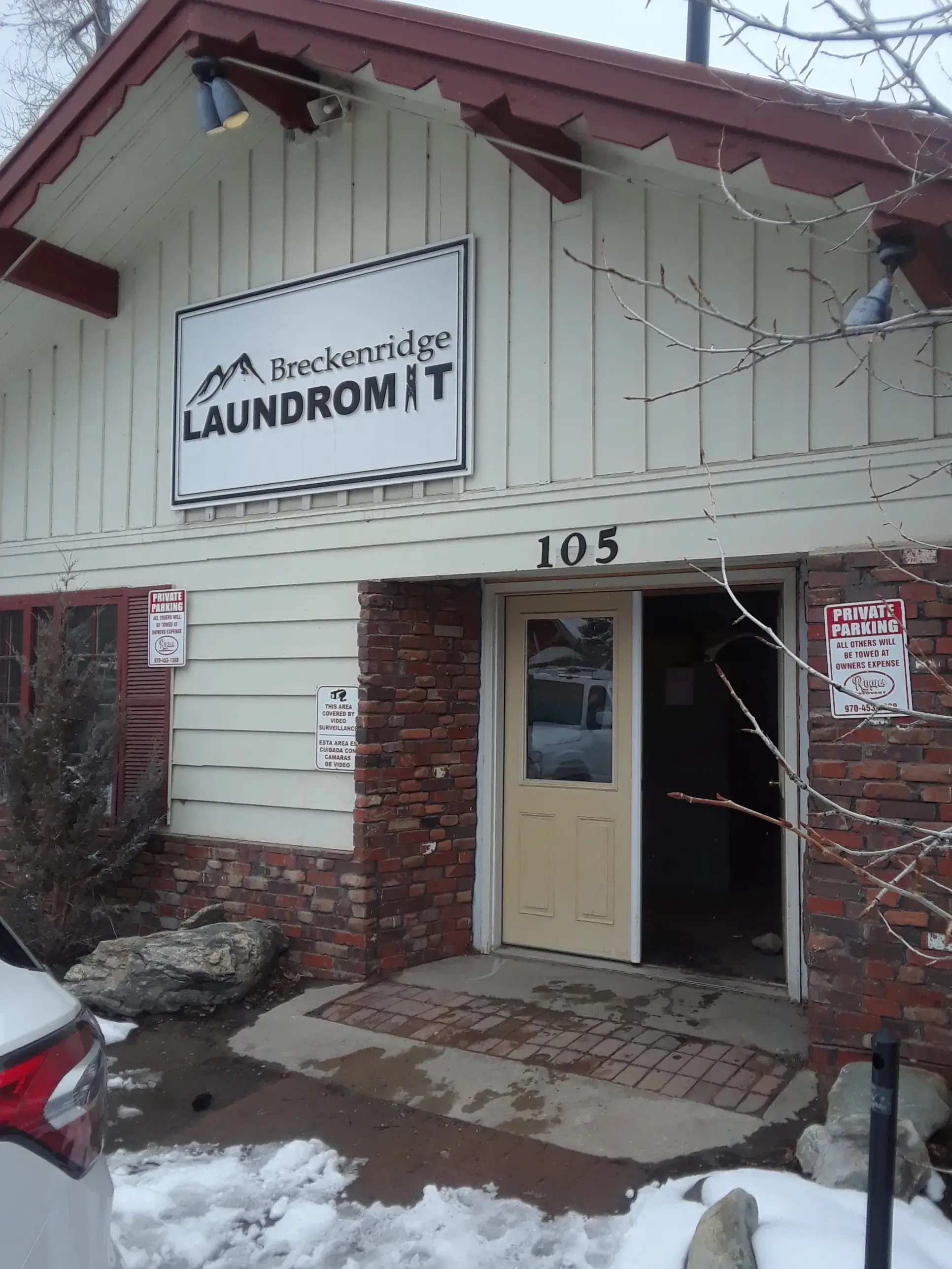 Breckenridge Laundromat thumbnail 5