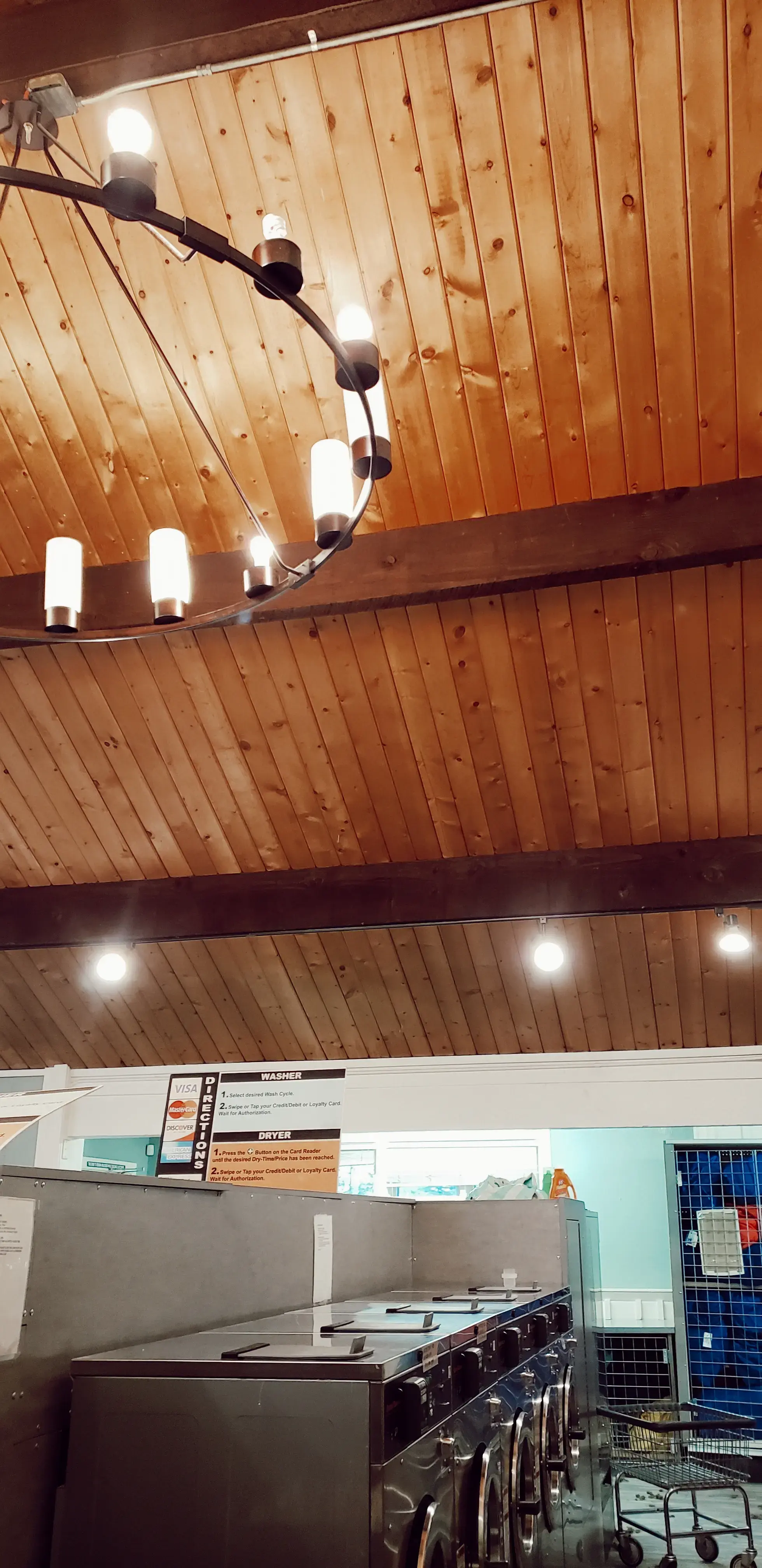 Breckenridge Laundromat thumbnail 13