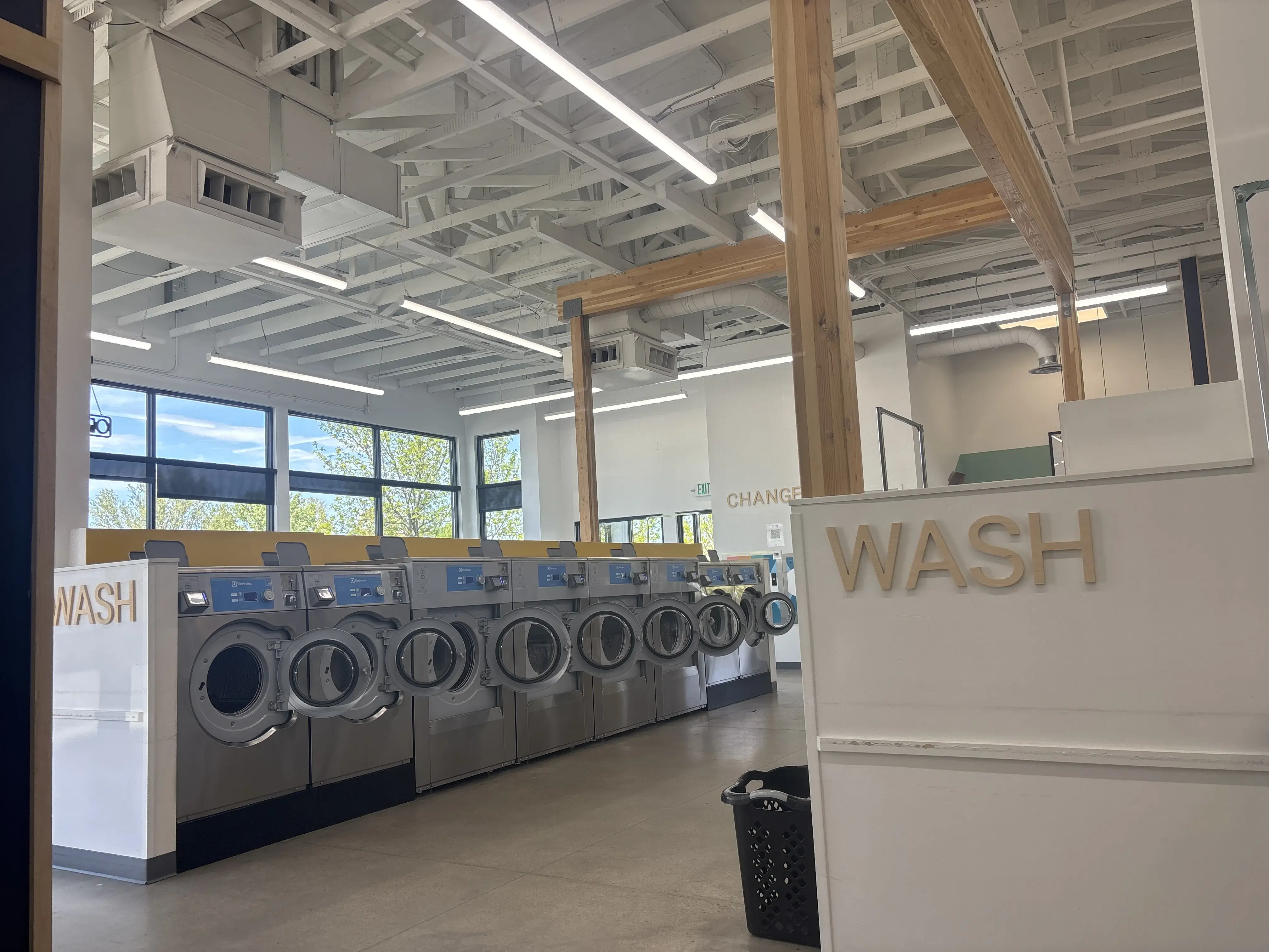 Breeze, Better Laundry location