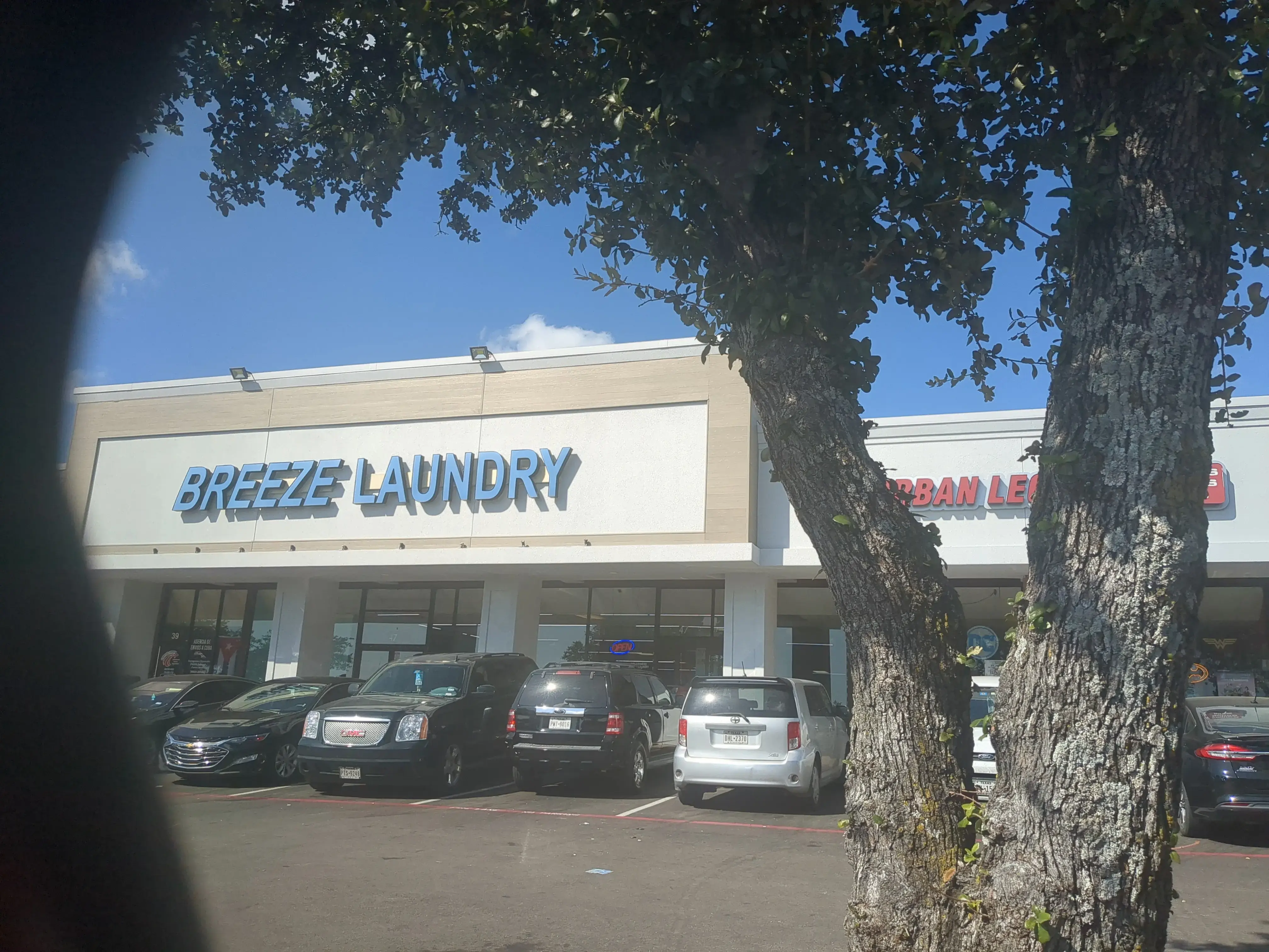 Breeze Laundry thumbnail 3