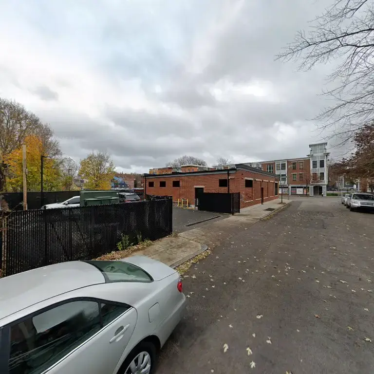 Breezes Laundromat - Image 12