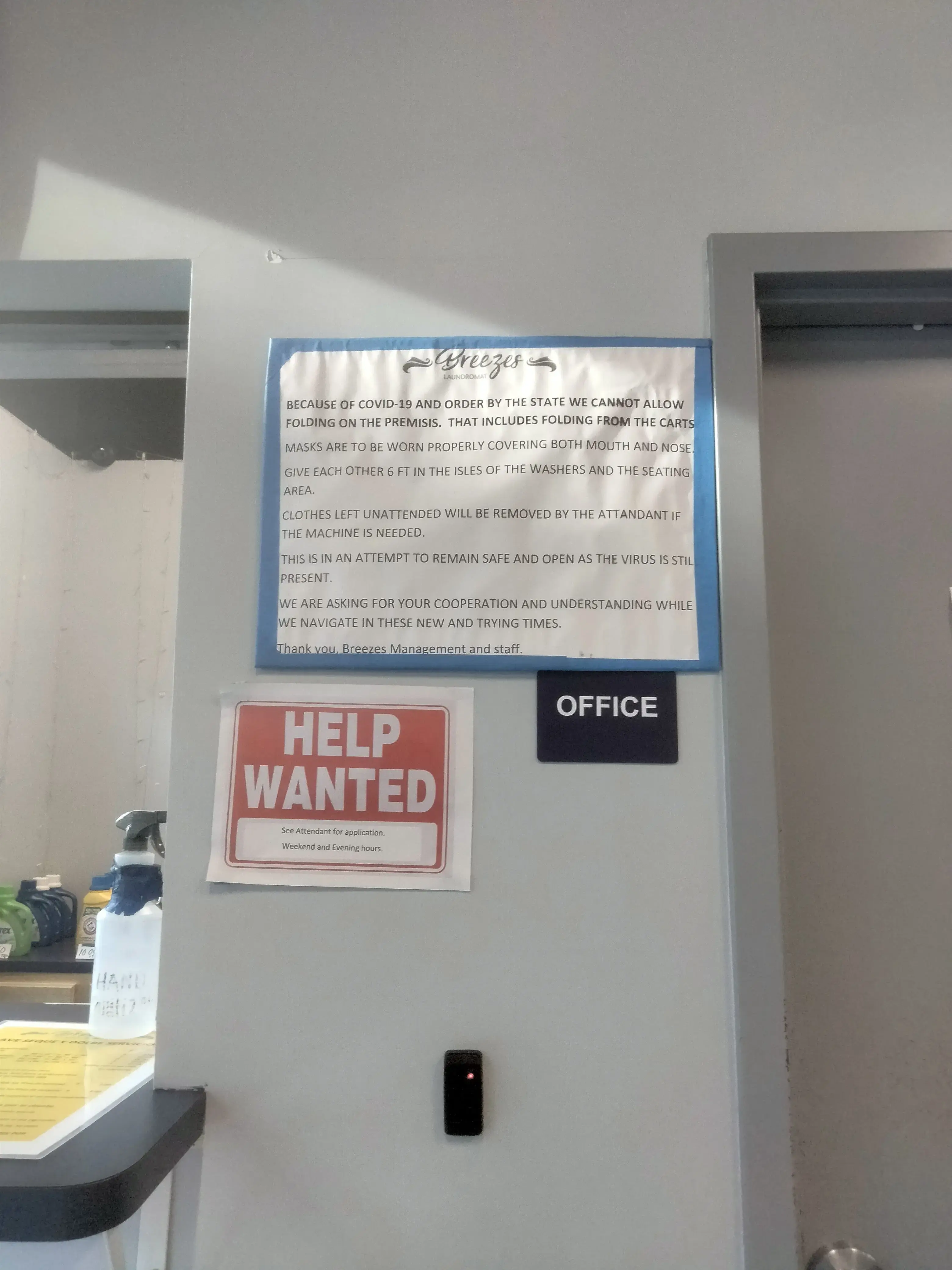 Breezes Laundromat thumbnail 7