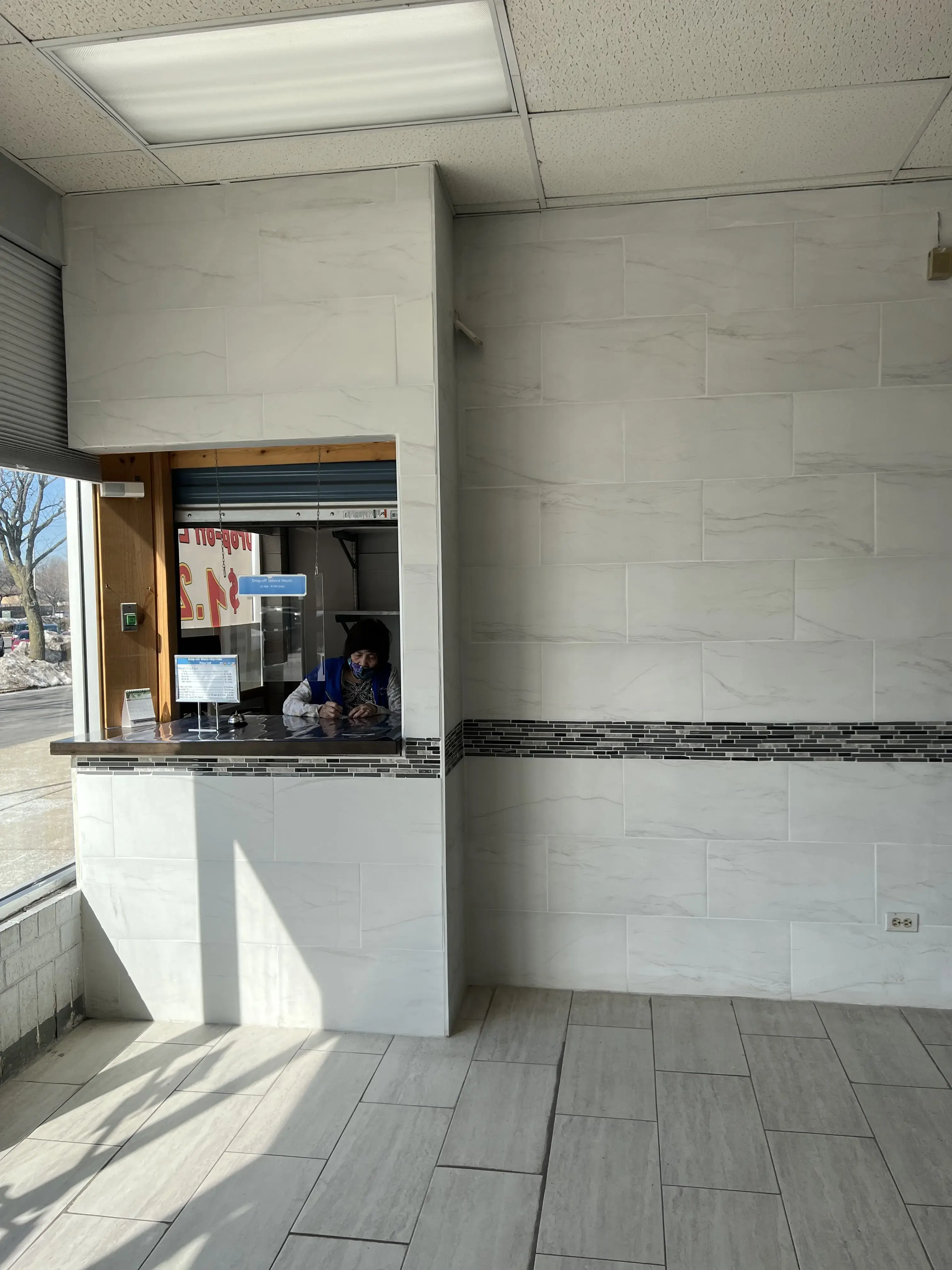 Briar Square Laundromat - Image 3
