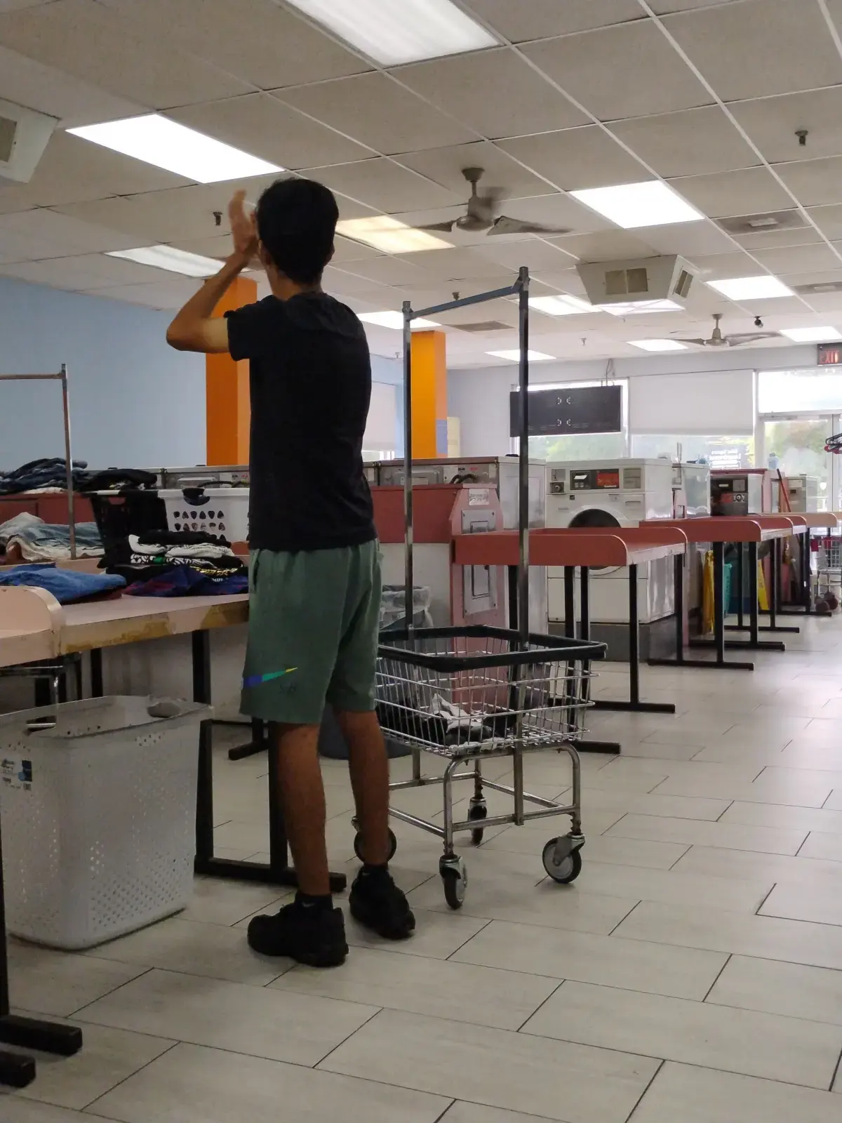 Briar Square Laundromat - Image 8