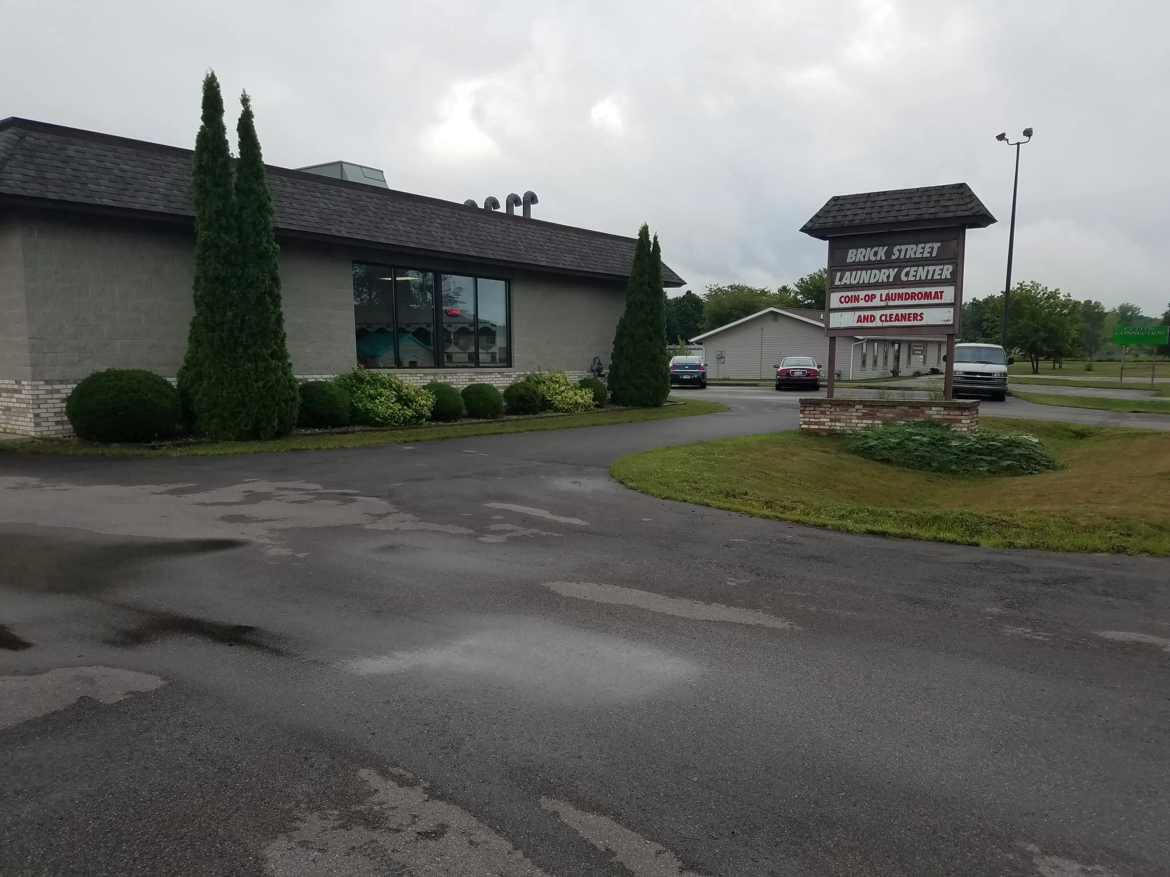 Brick Street Laundry Center thumbnail 6