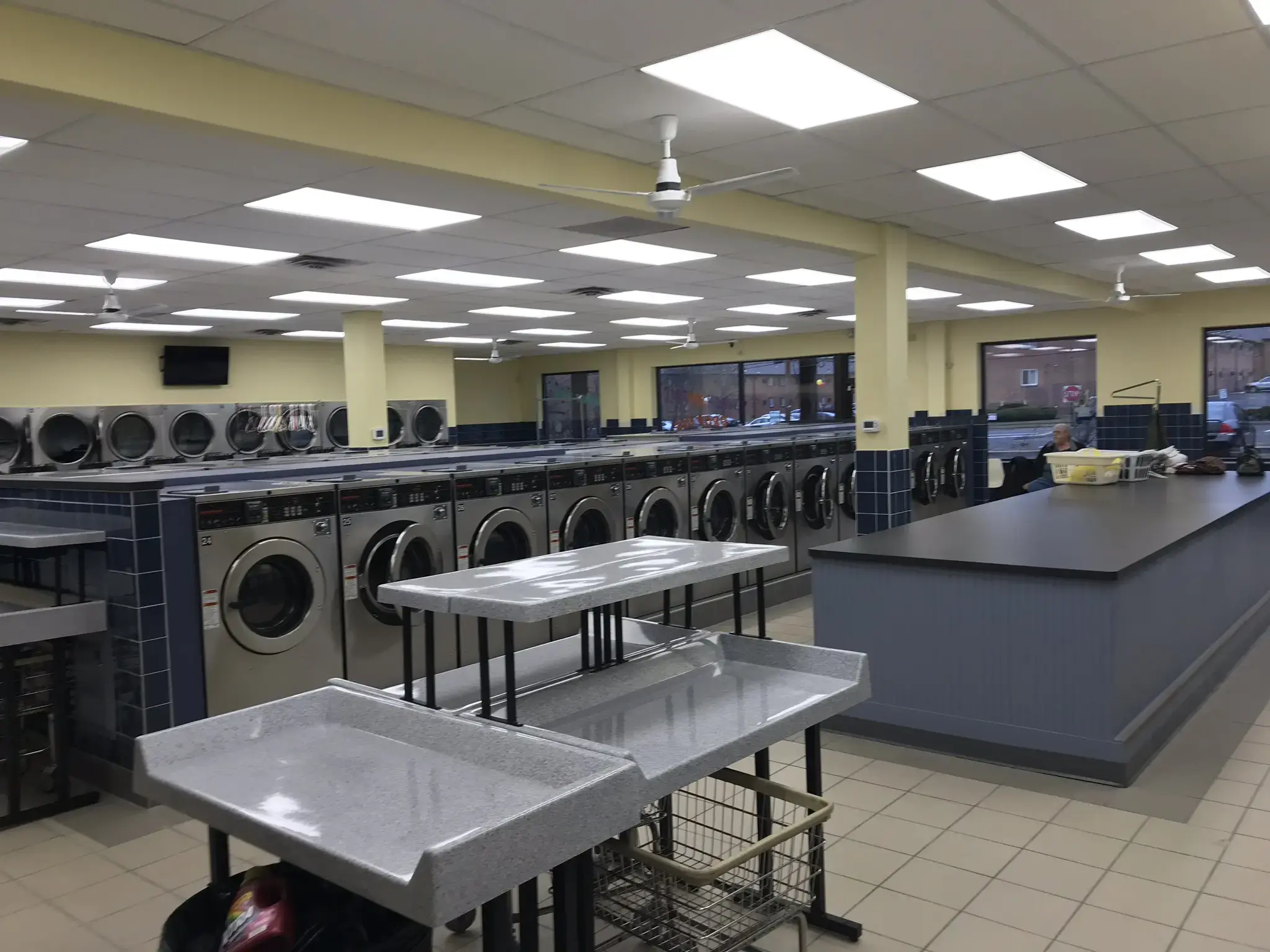 Bridge Road Laundromat - Image 2