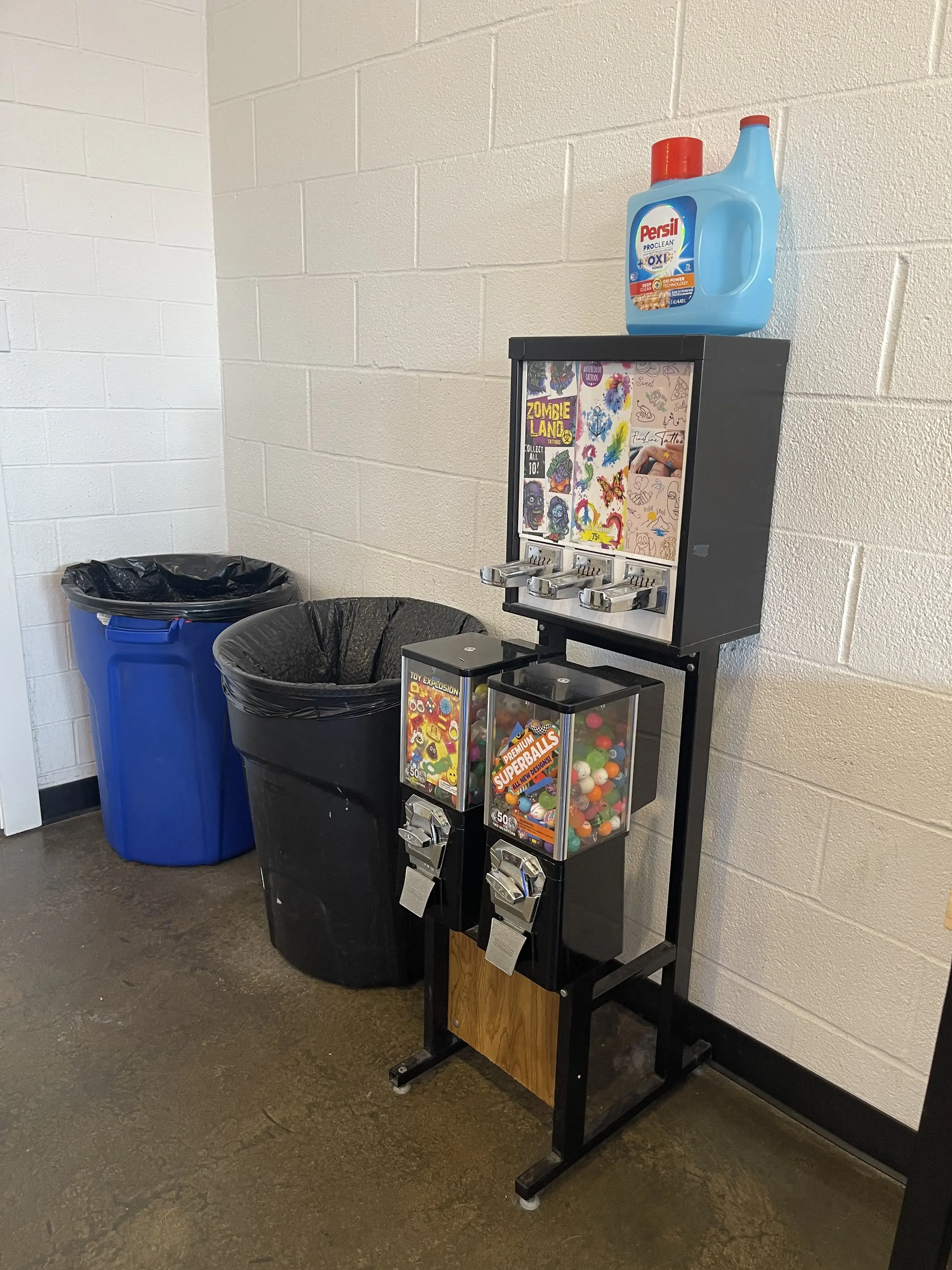 Bridge Town Laundry - Image 16
