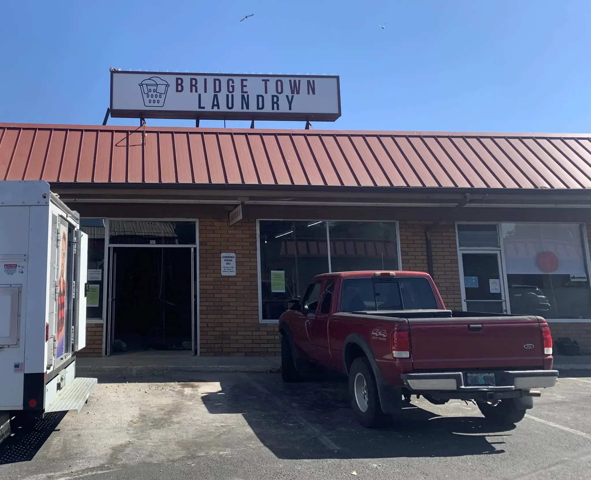 Bridge Town Laundry - Image 2