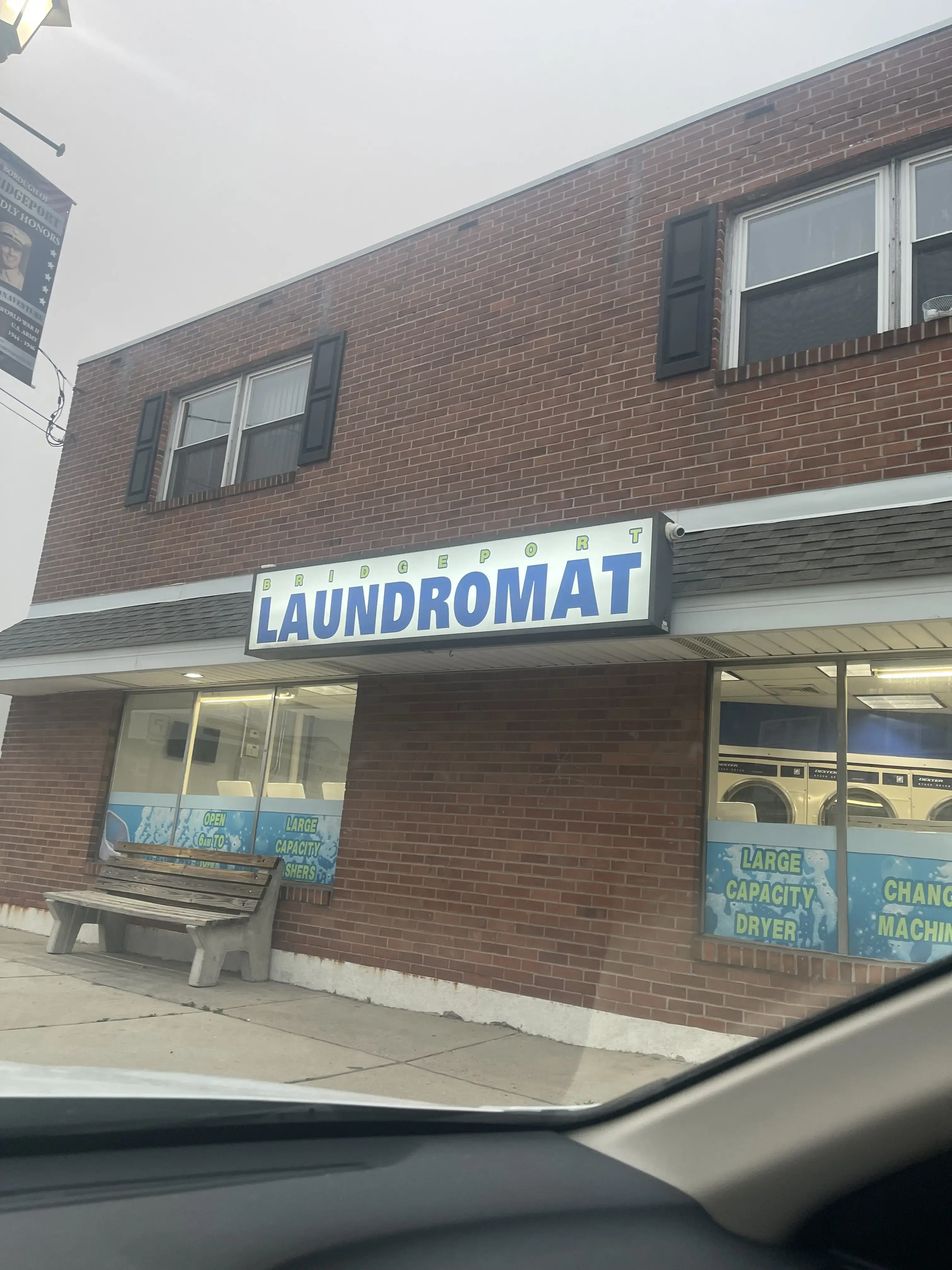 Bridgeport Laundromat - Image 4