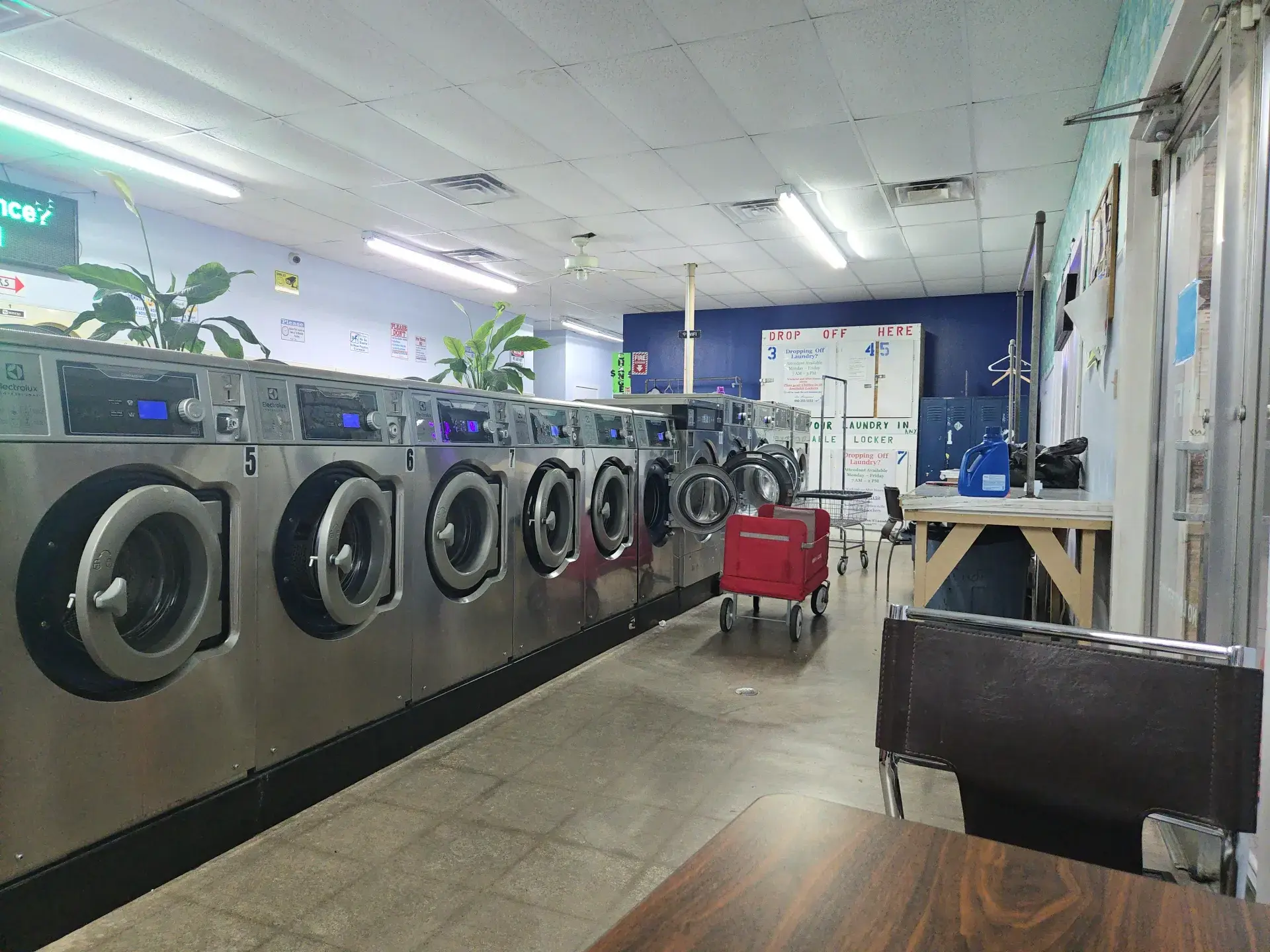 Bridgeport Laundromat - Image 1