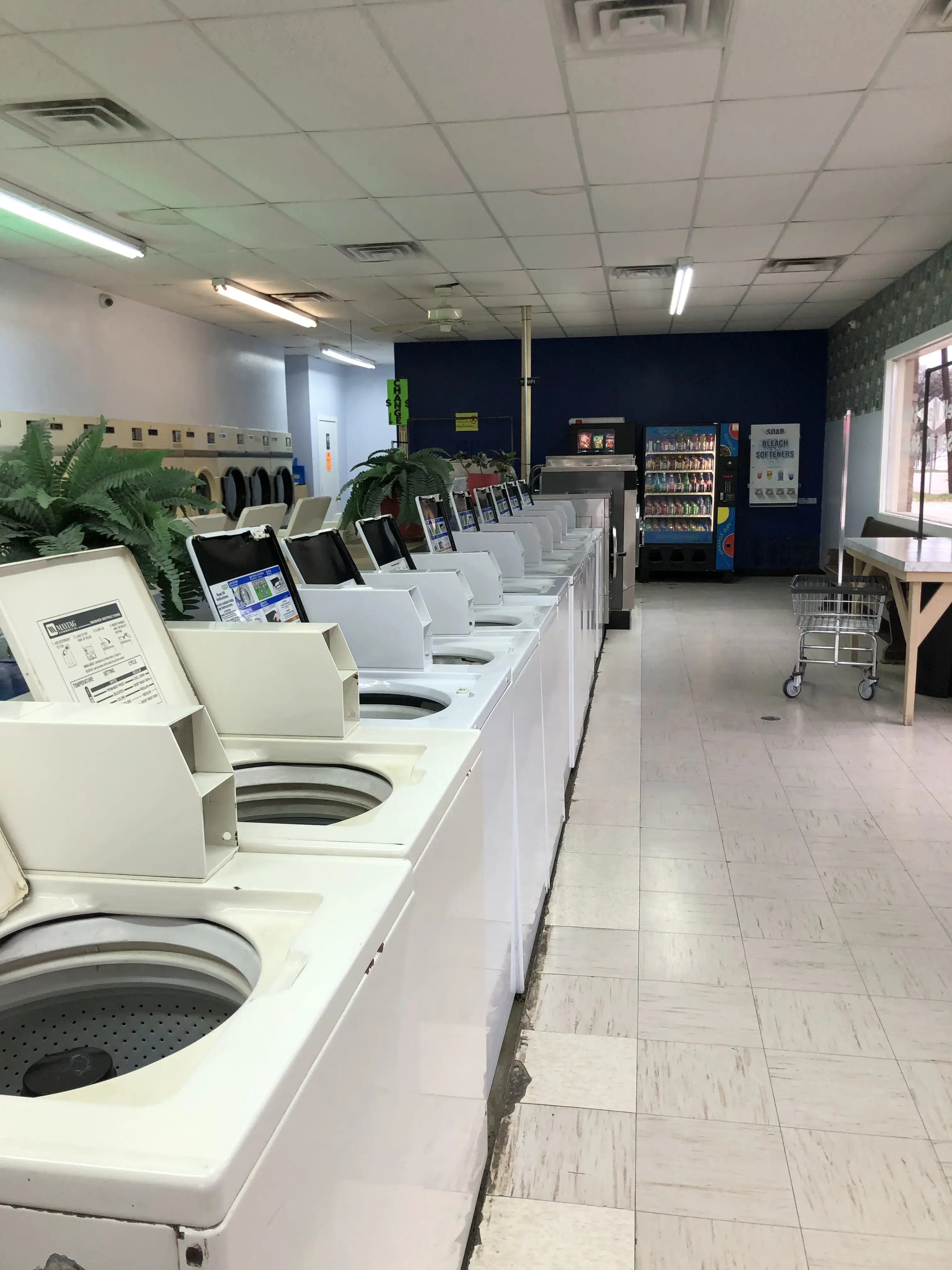 Bridgeport Laundromat - Image 17