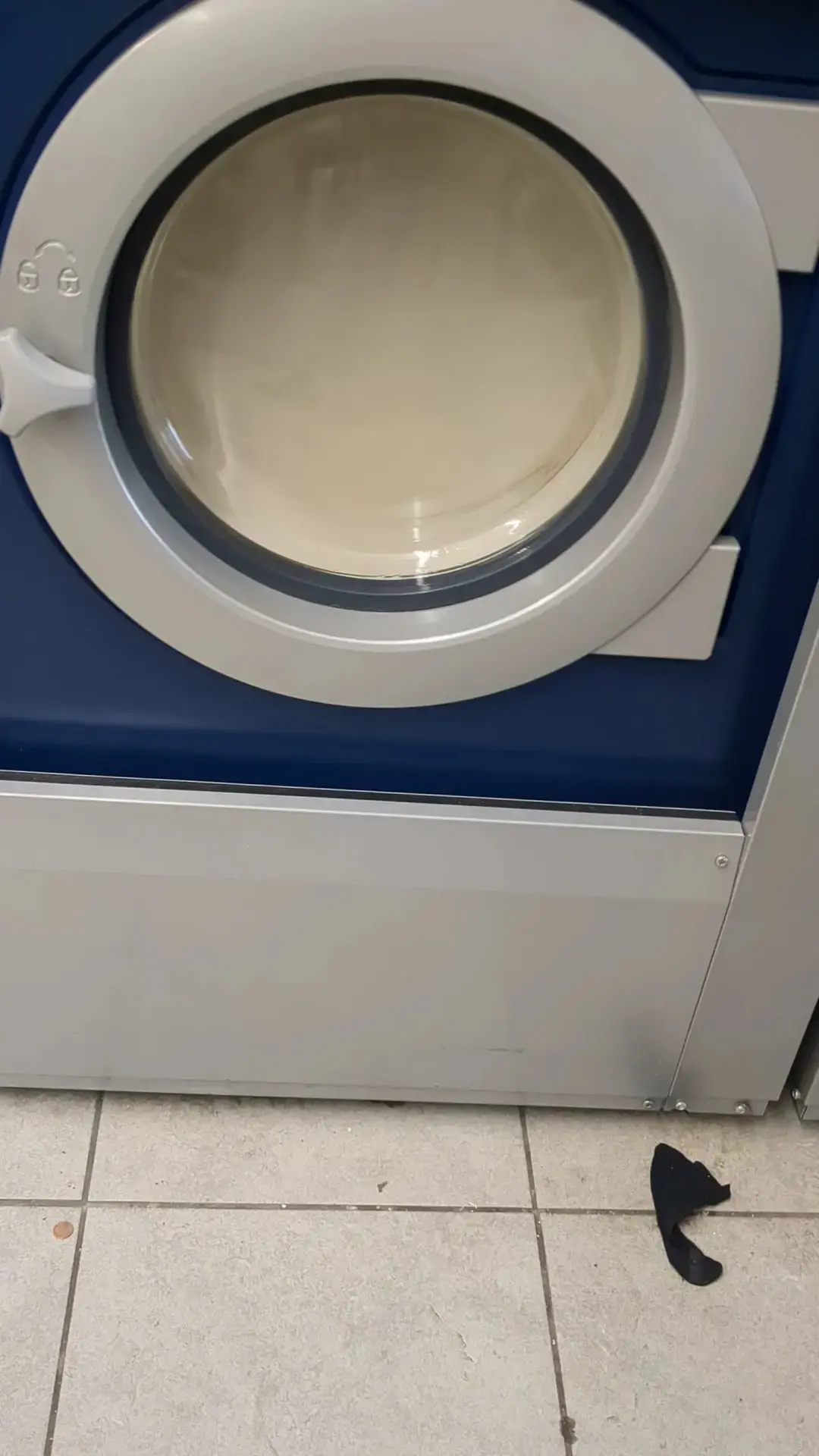 Bright Bubble Laundromat thumbnail 19