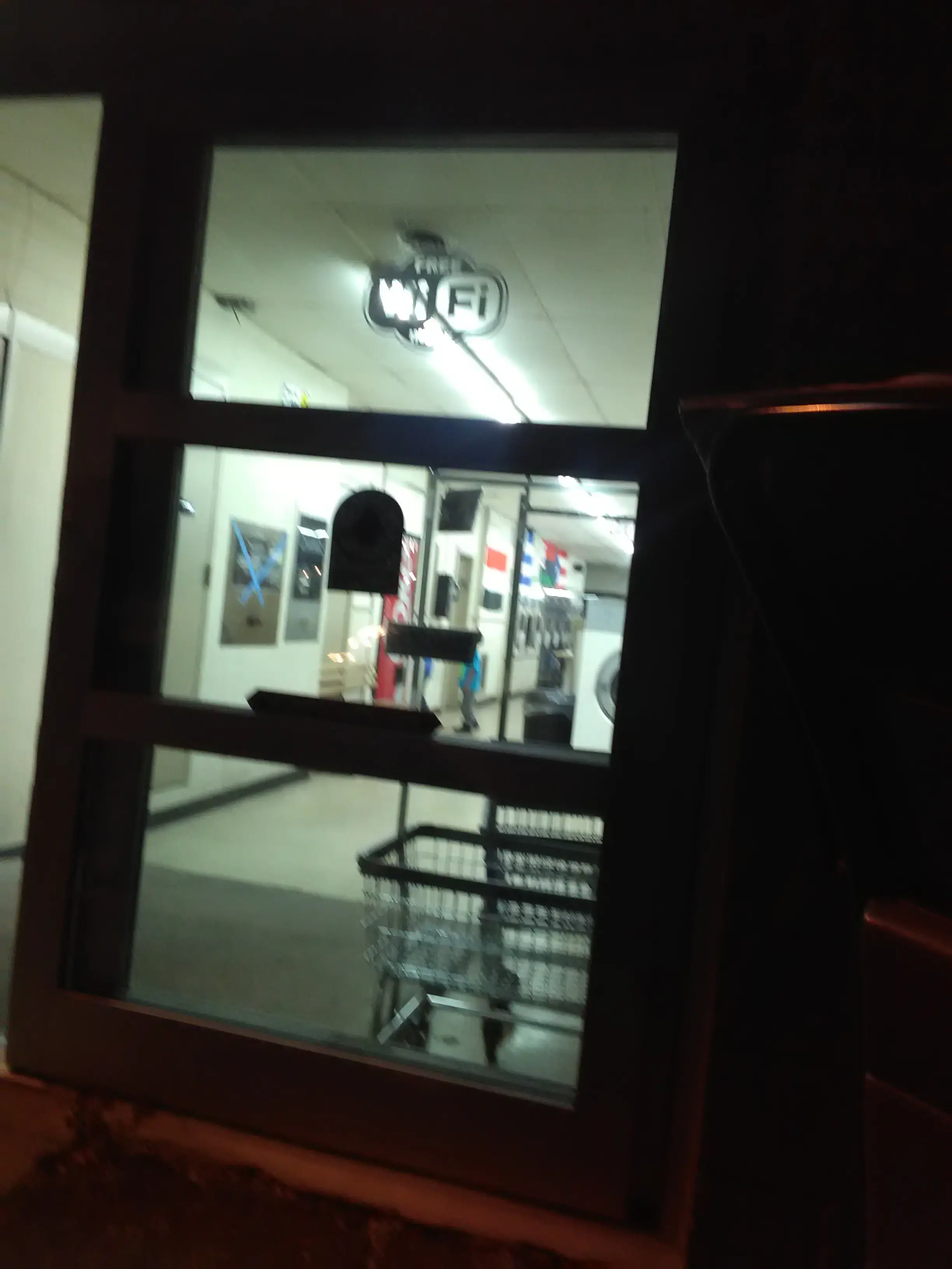 Bright Bubble Laundromat thumbnail 4