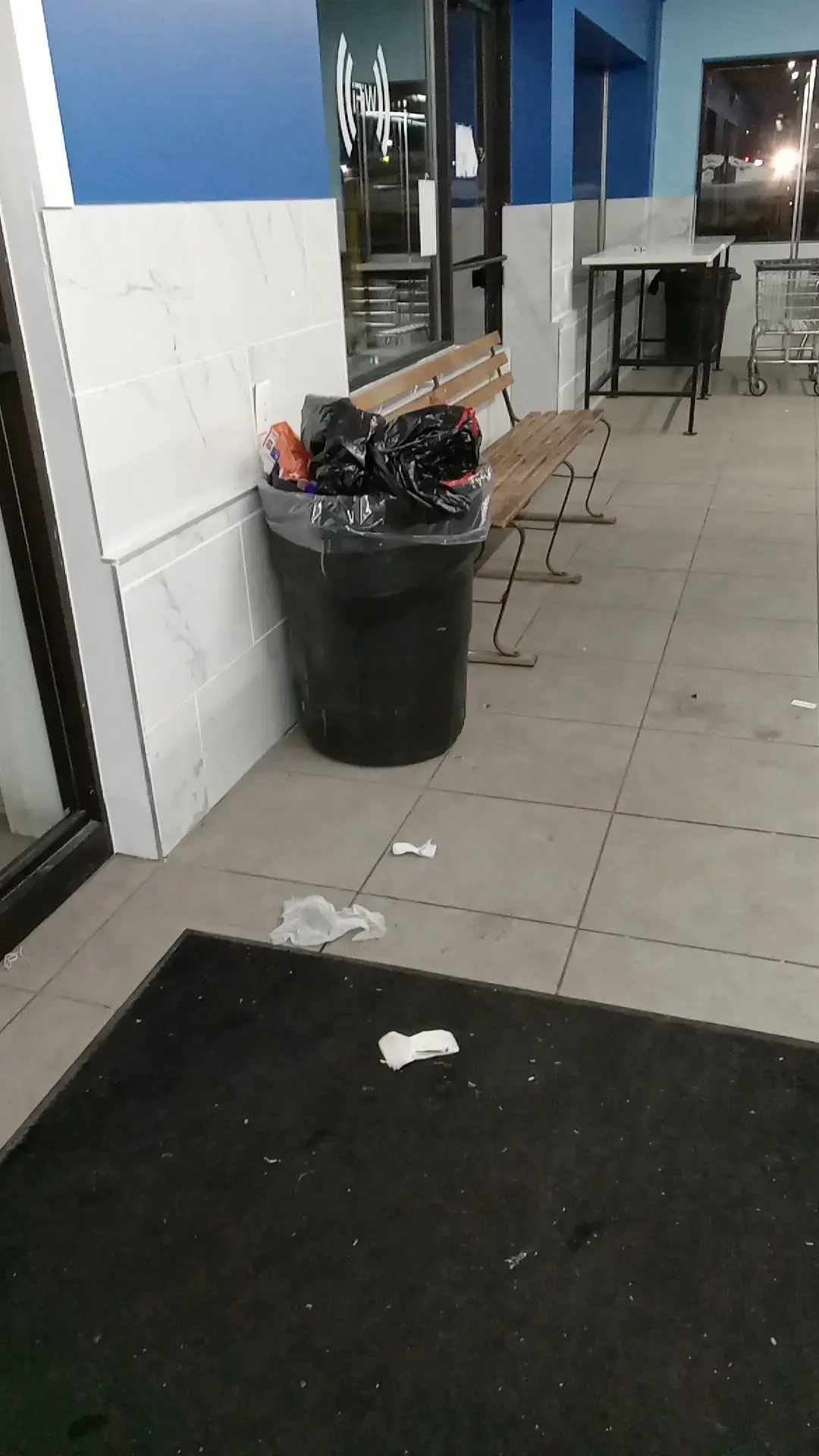 Bright Bubble Laundromat - Image 17