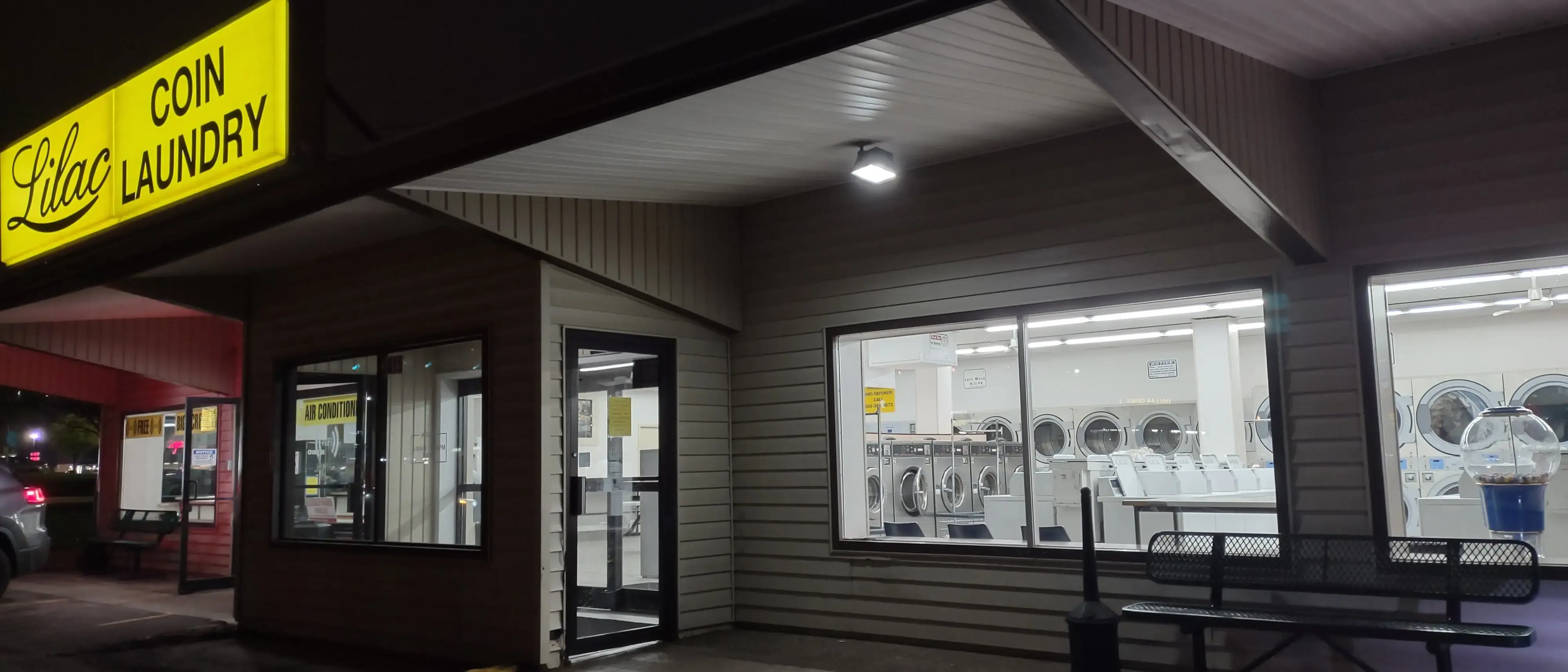 Bright Bubble Laundromat thumbnail 20