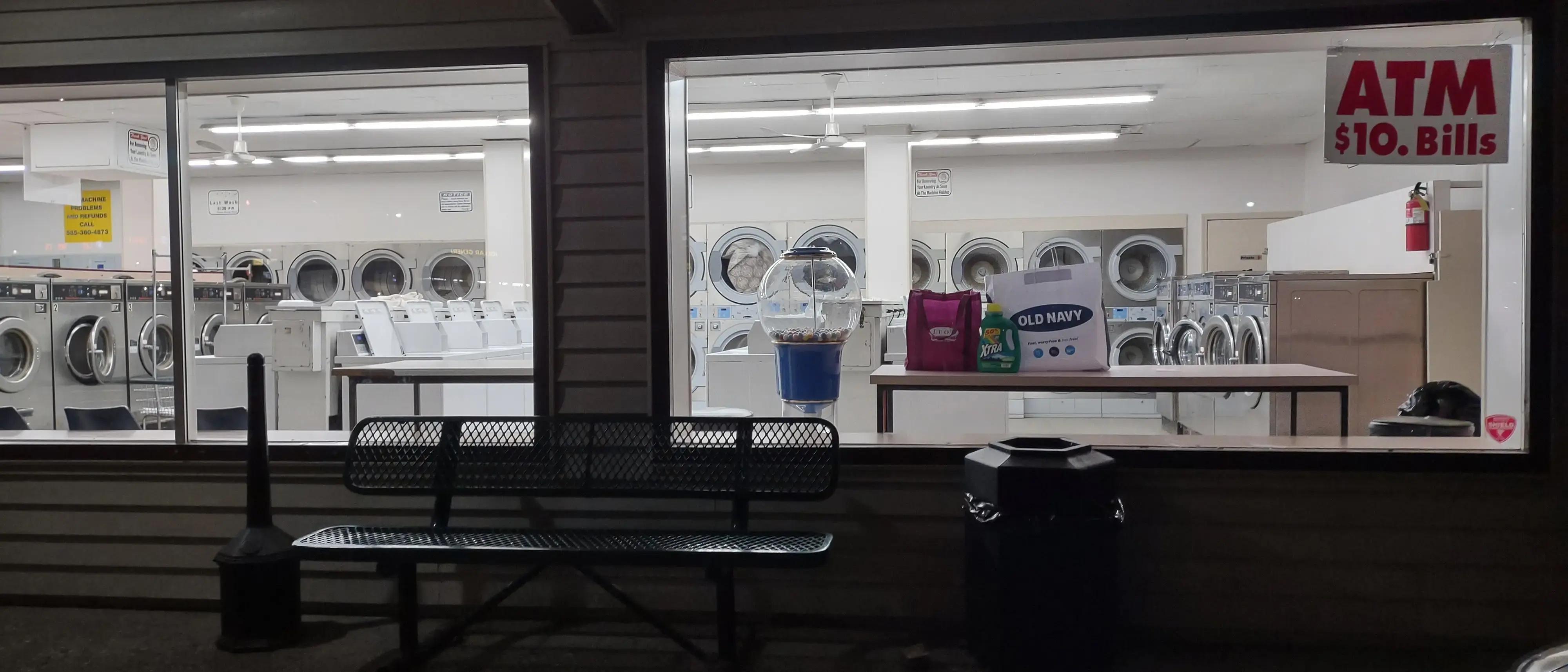 Bright Bubble Laundromat - Image 12