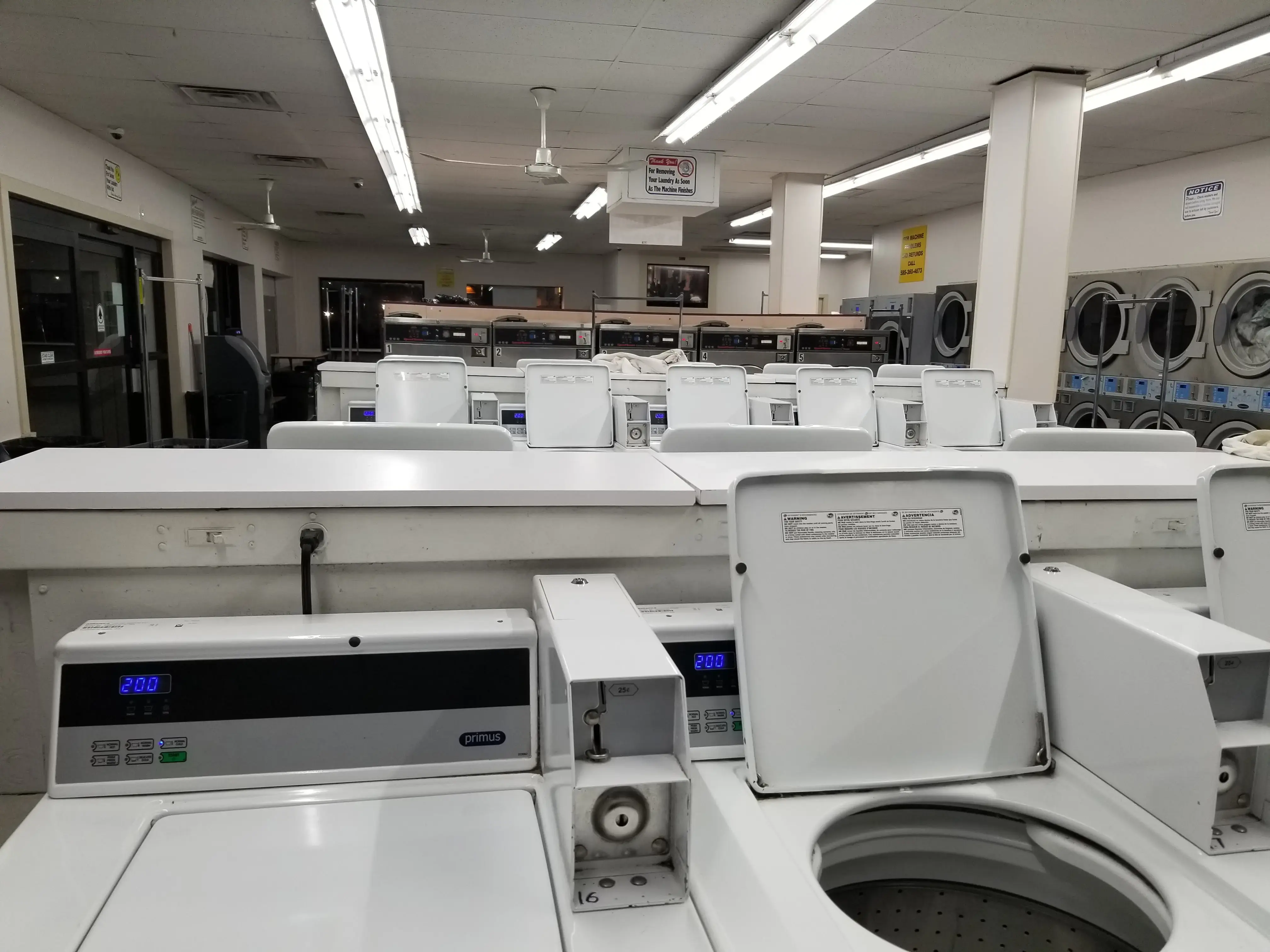 Bright Bubble Laundromat thumbnail 7
