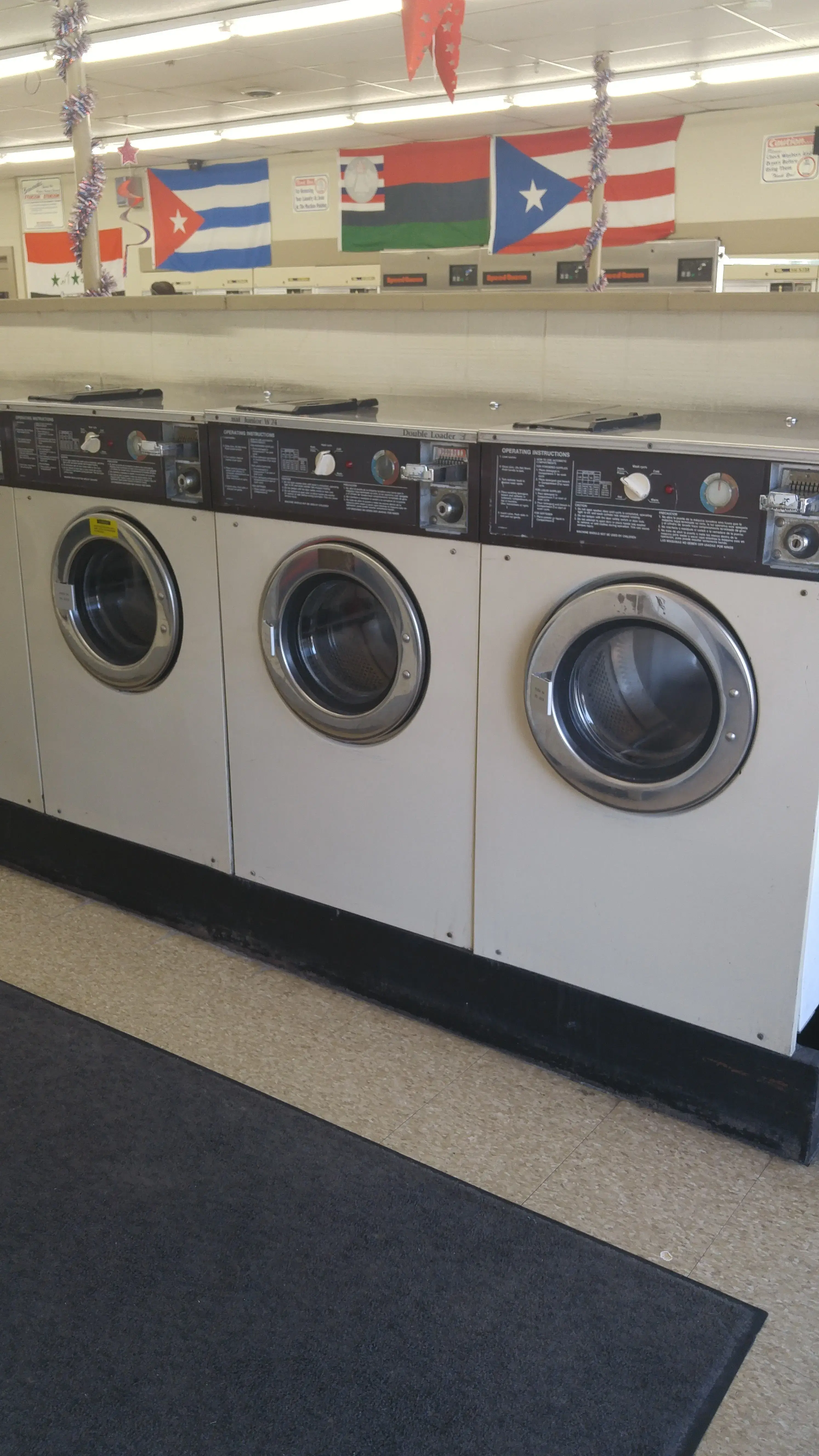 Bright Bubble Laundromat - Image 2